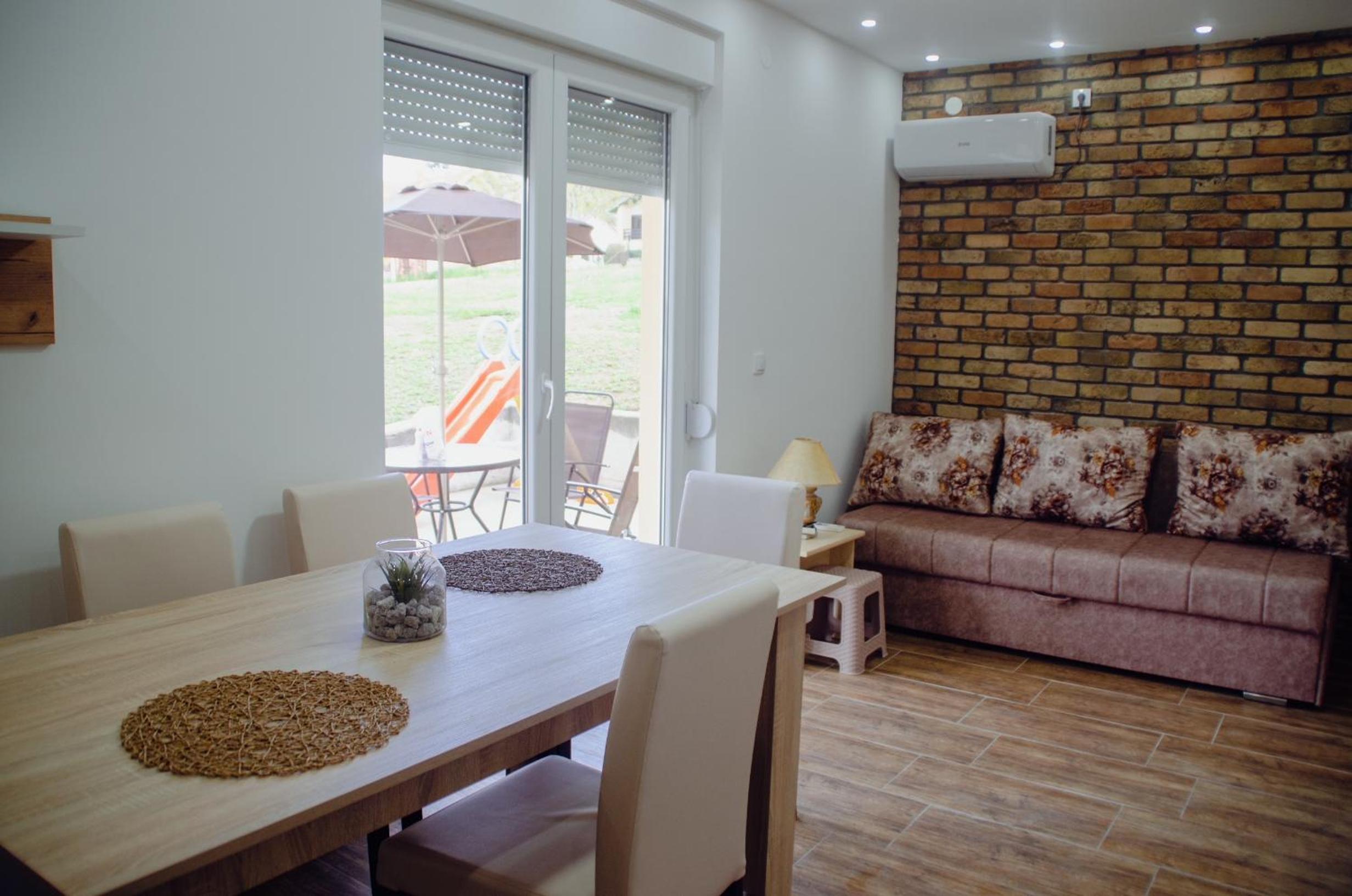 One-Bedroom Apartment with Terrace photo 2