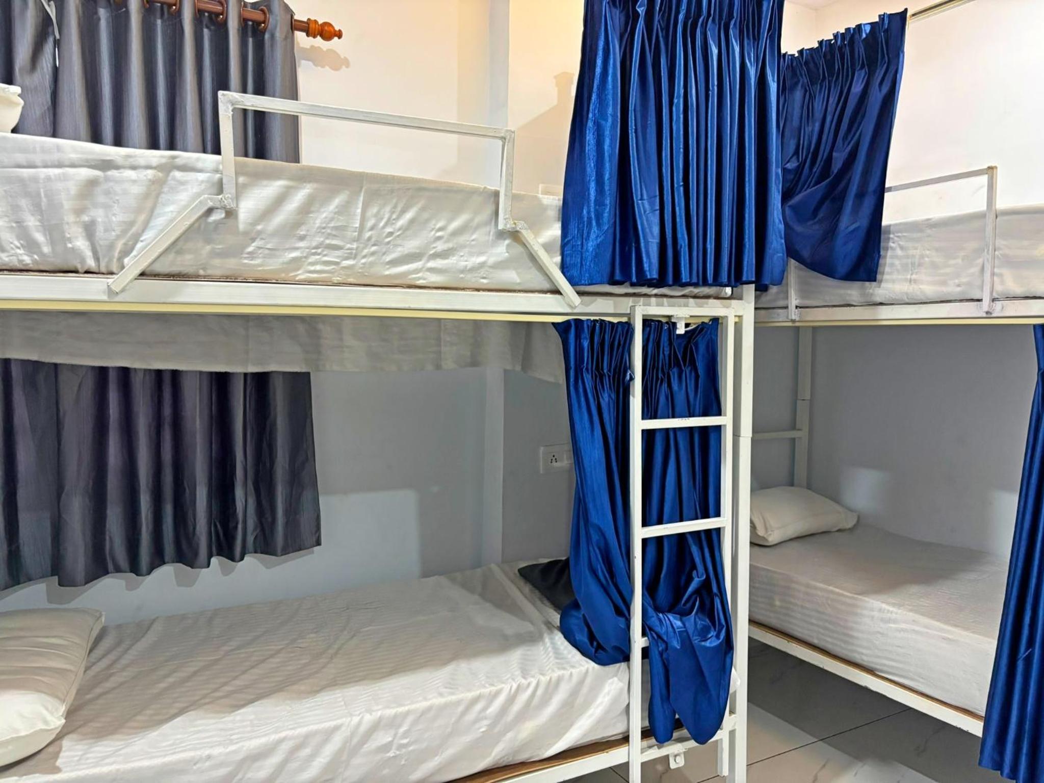 Bed in 6-Bed Dormitory Room photo 2