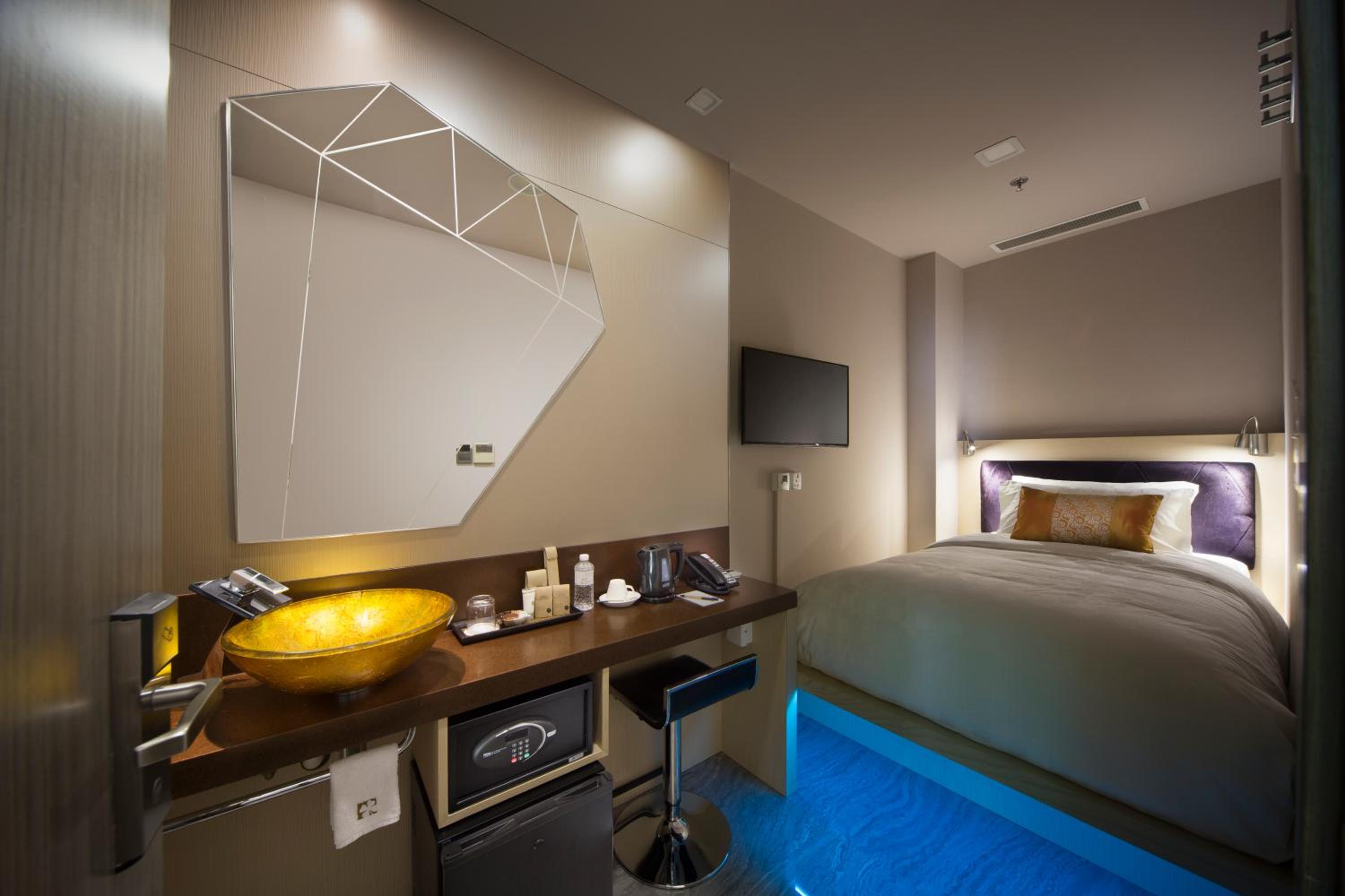 Superior Single Room without Window photo 1