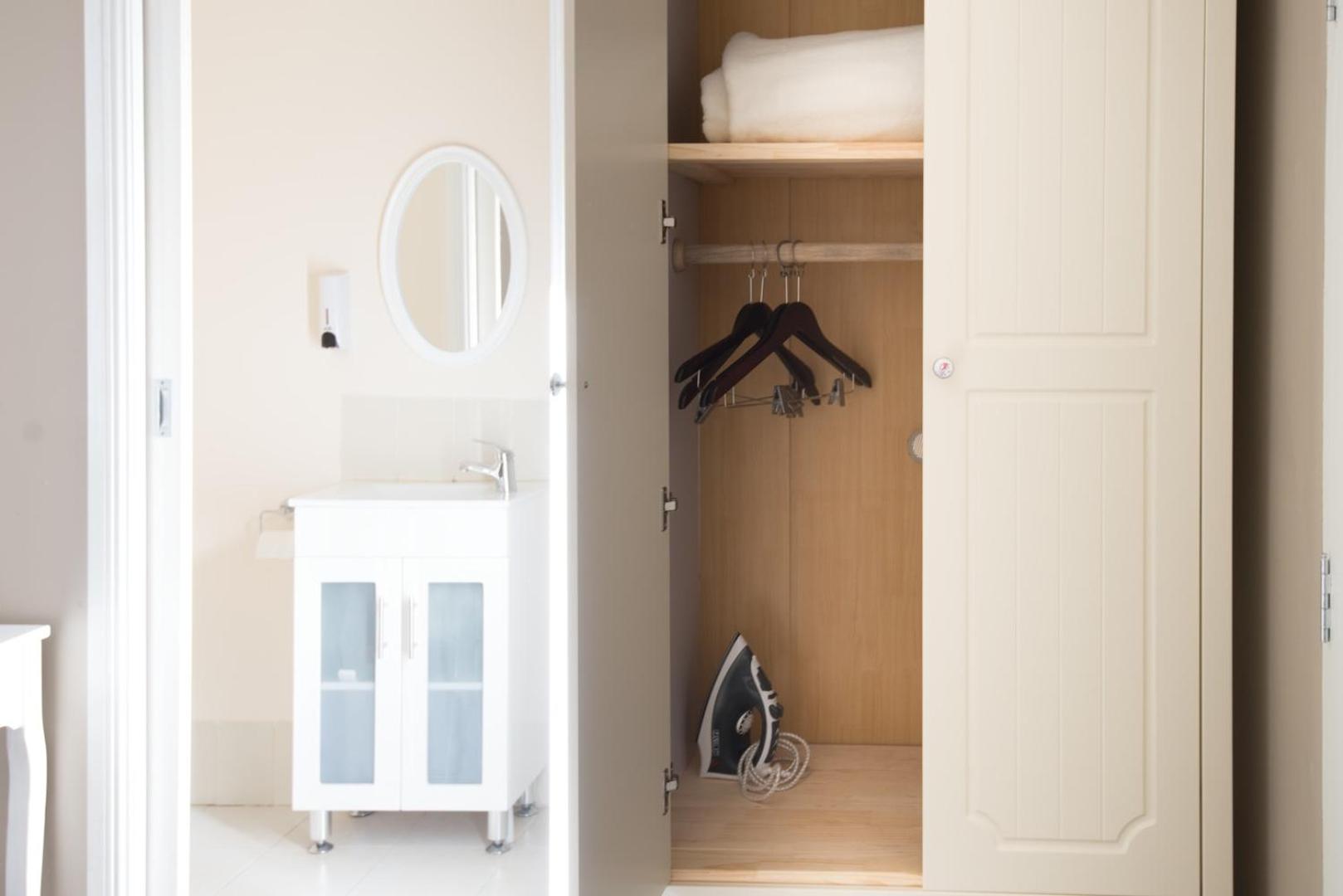 Double Room - Photo 6
