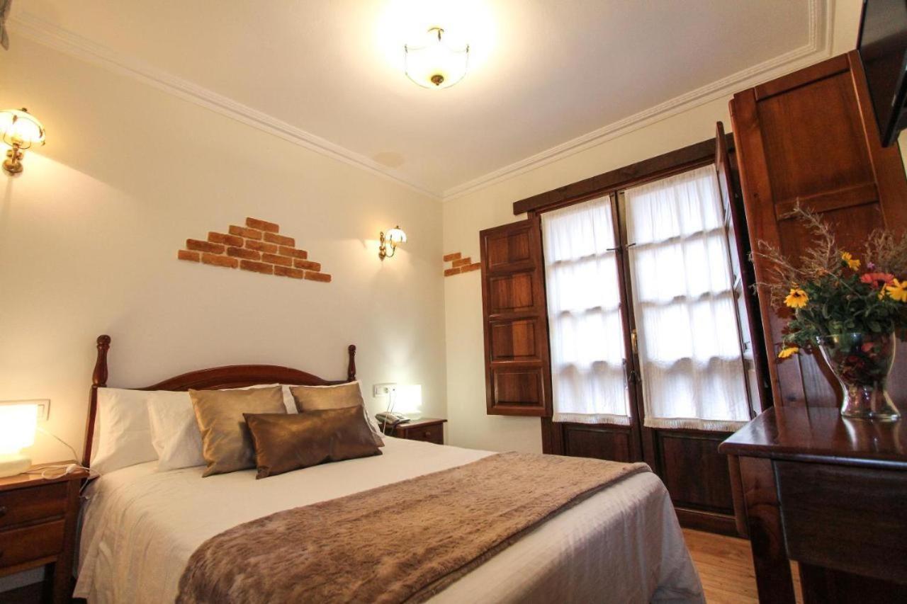 Economy Double Room photo 2