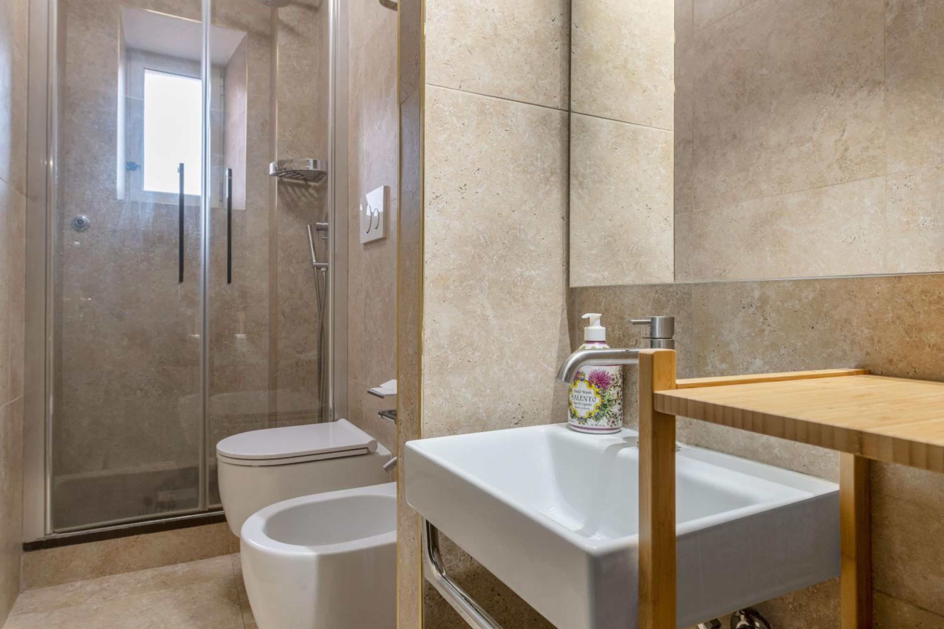 Twin Room with Private Bathroom