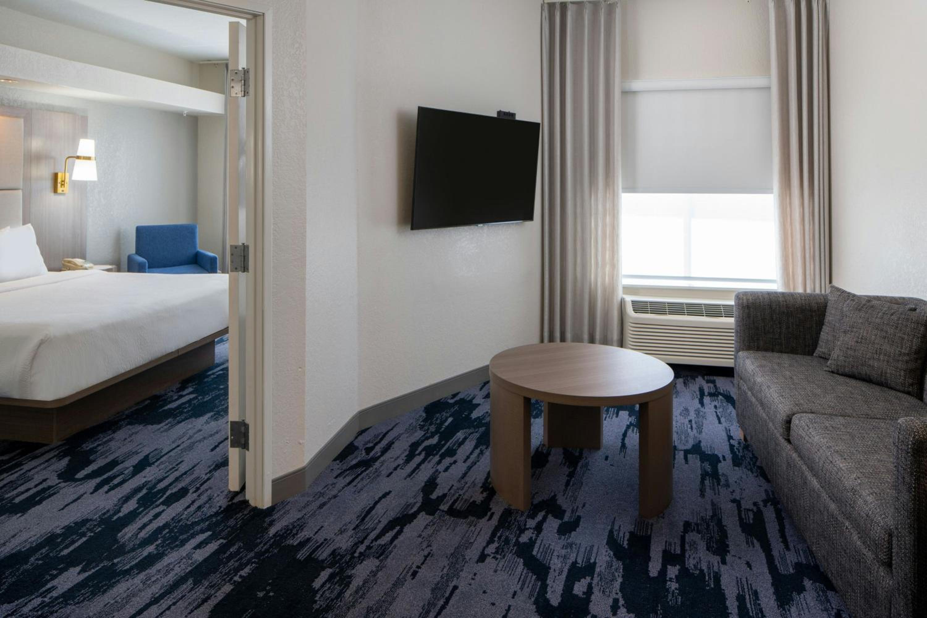 One-Bedroom King Suite with Sofa Bed photo 1