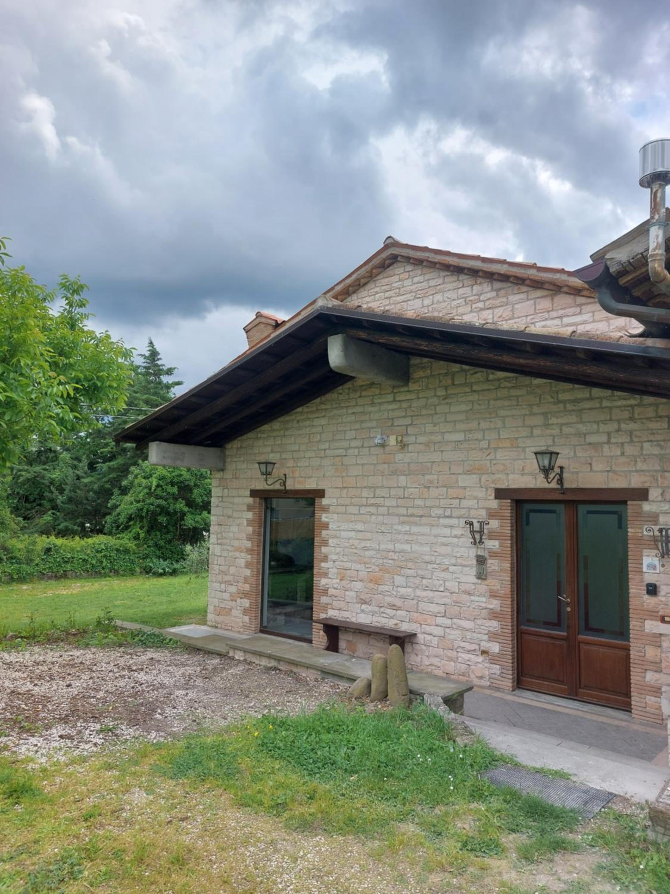 Three-Bedroom Apartment with Mountain View photo 2