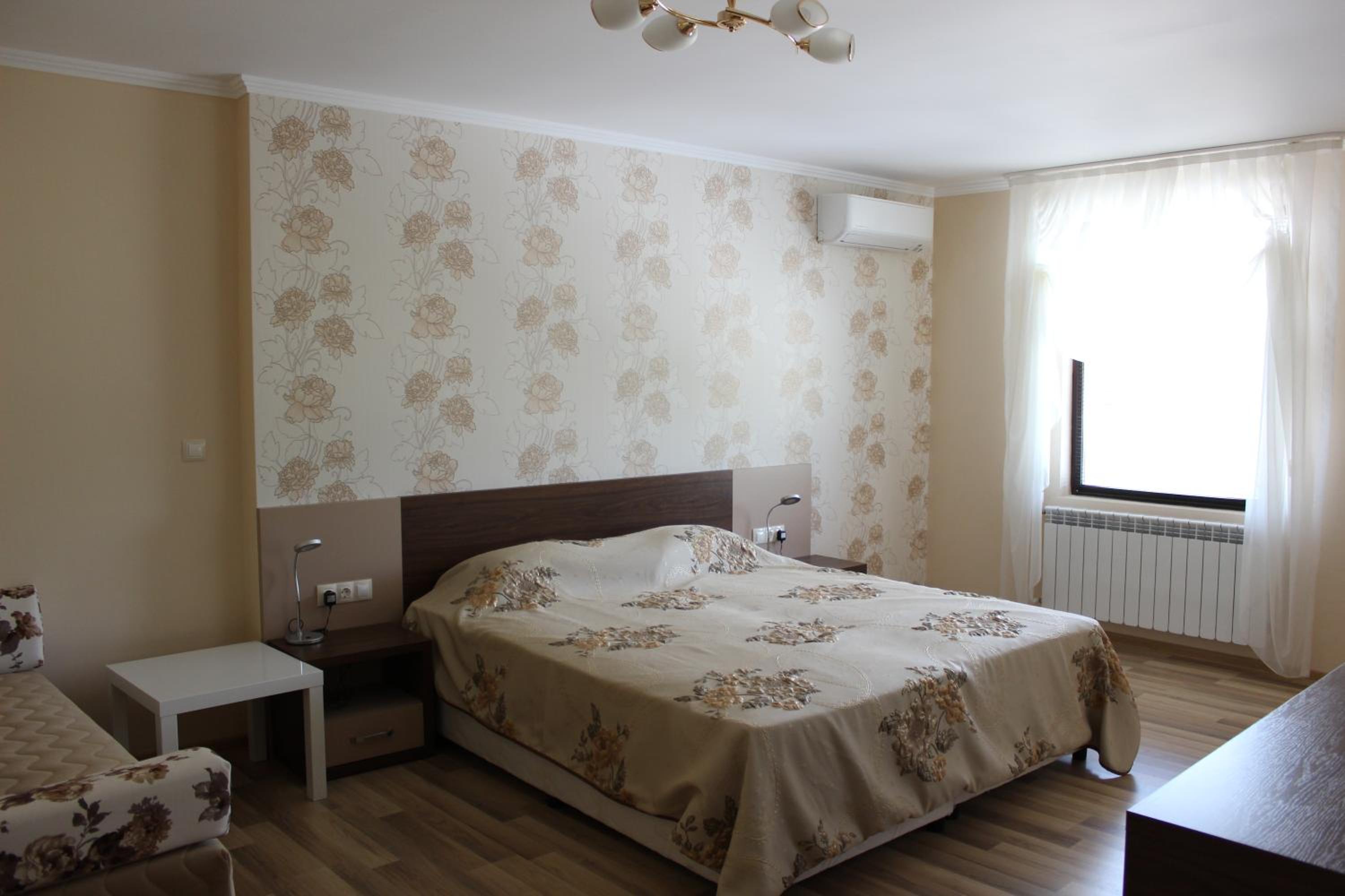 Deluxe Double Room with Balcony - Photo 3