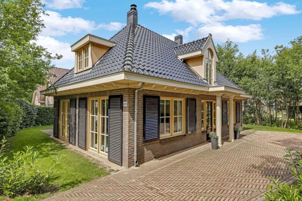 Three-Bedroom Villa photo 1