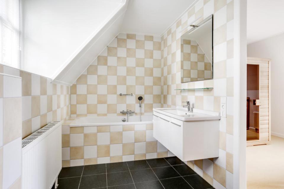 Superior Villa photo 3