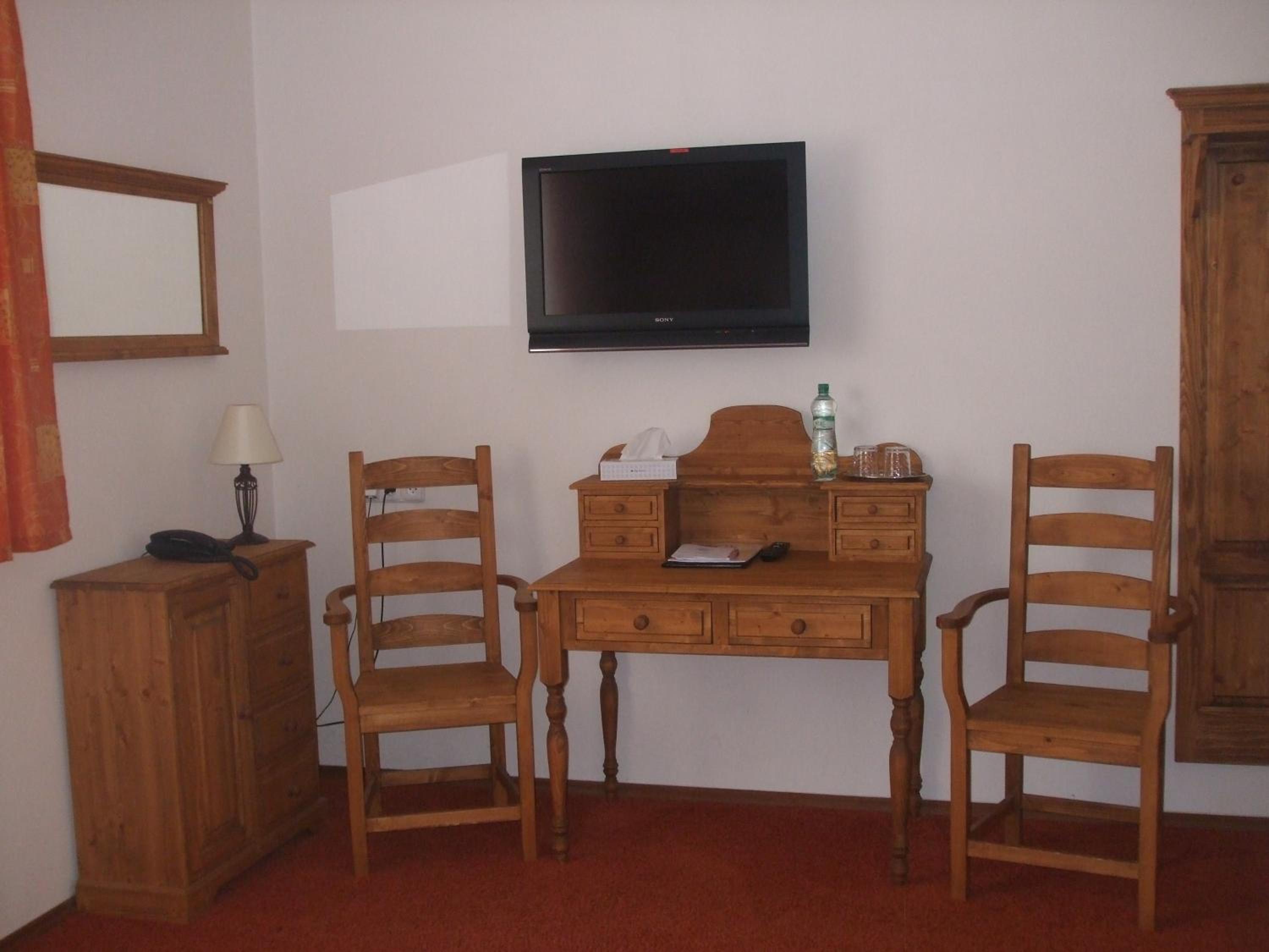 Deluxe Double Room - Photo 12