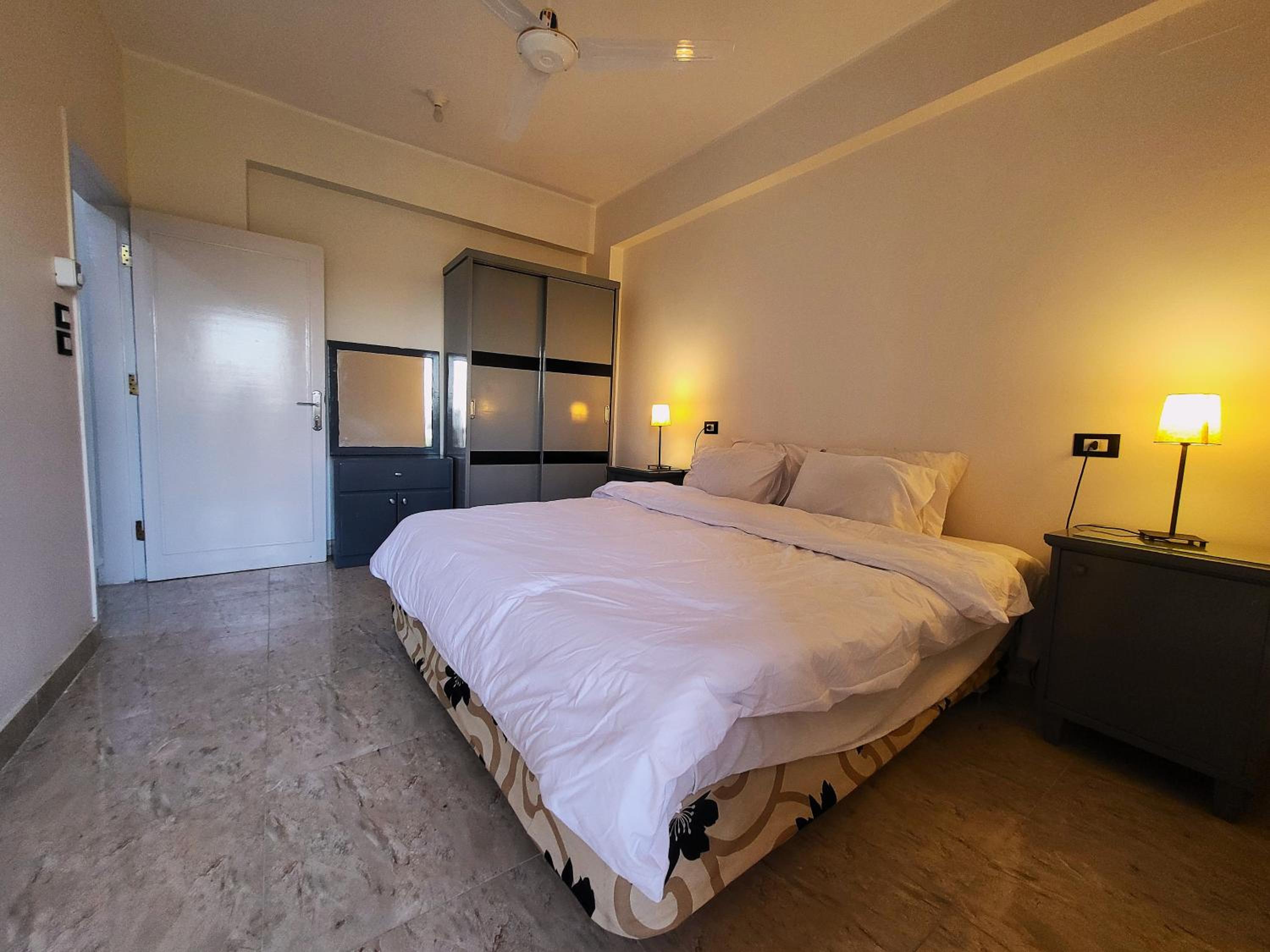 Family Two-Bedroom Apartment with View photo 2