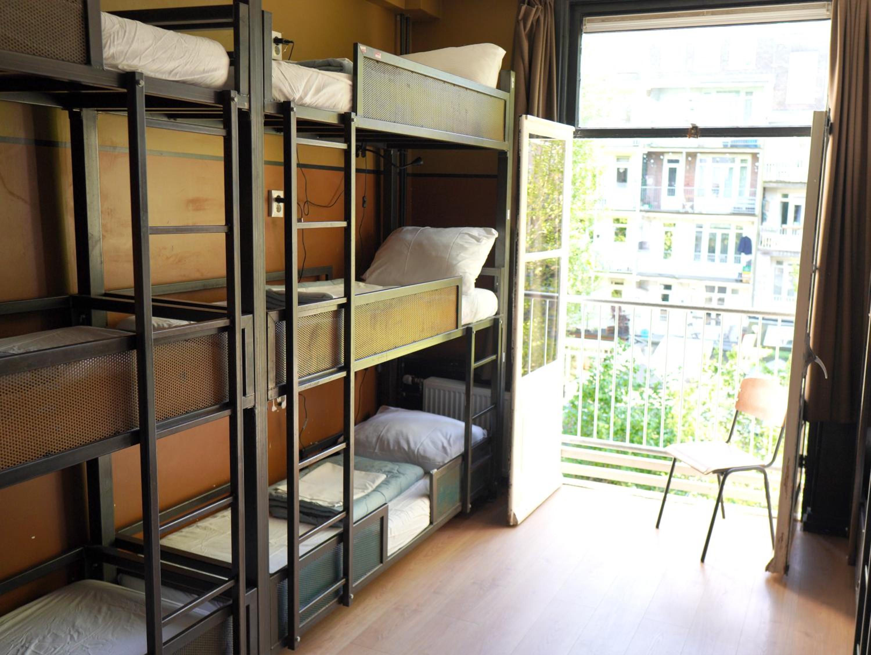 Bed in 9-Bed Mixed Dormitory Room