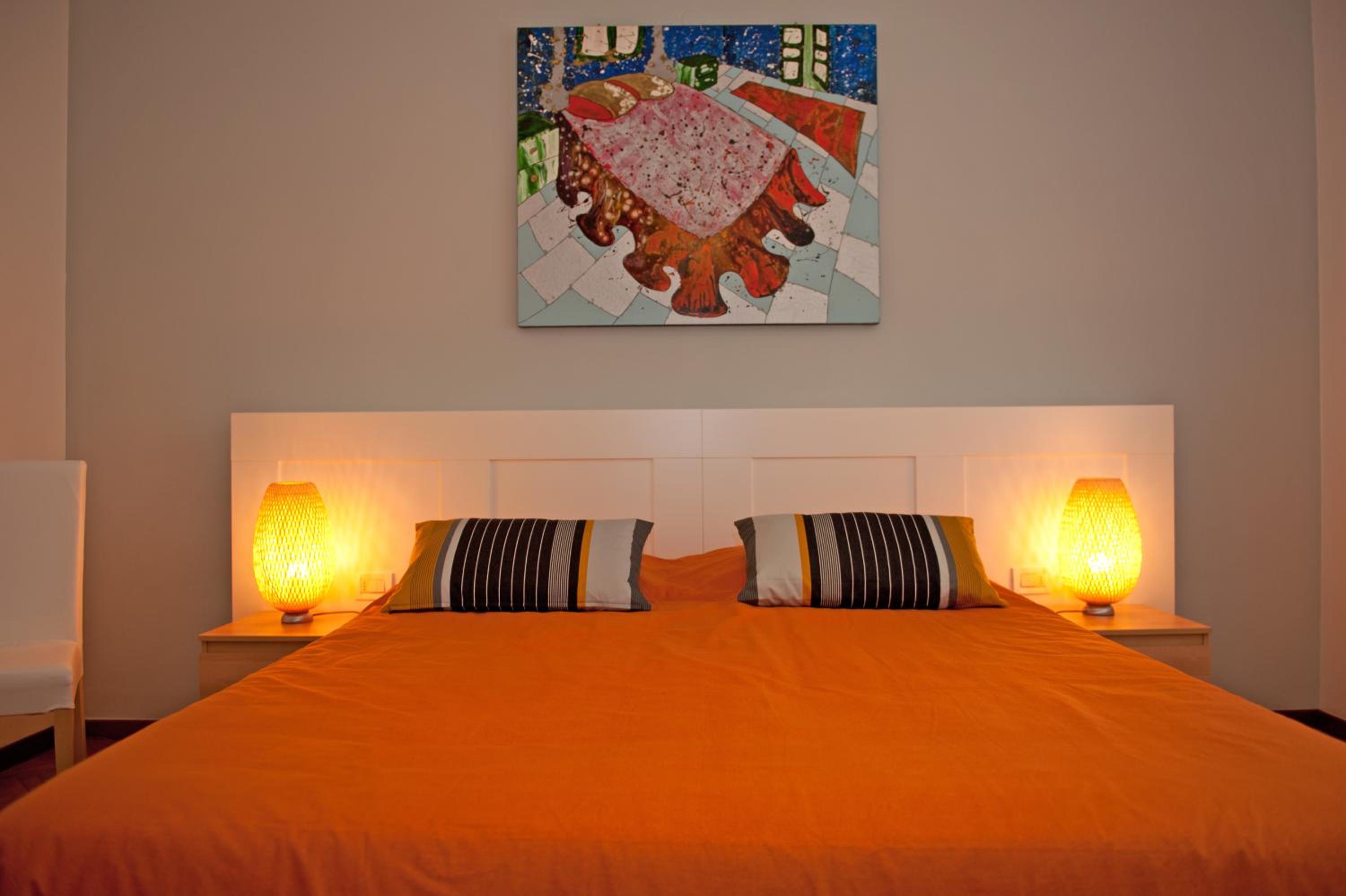 Double Room with Private Bathroom - Photo 2