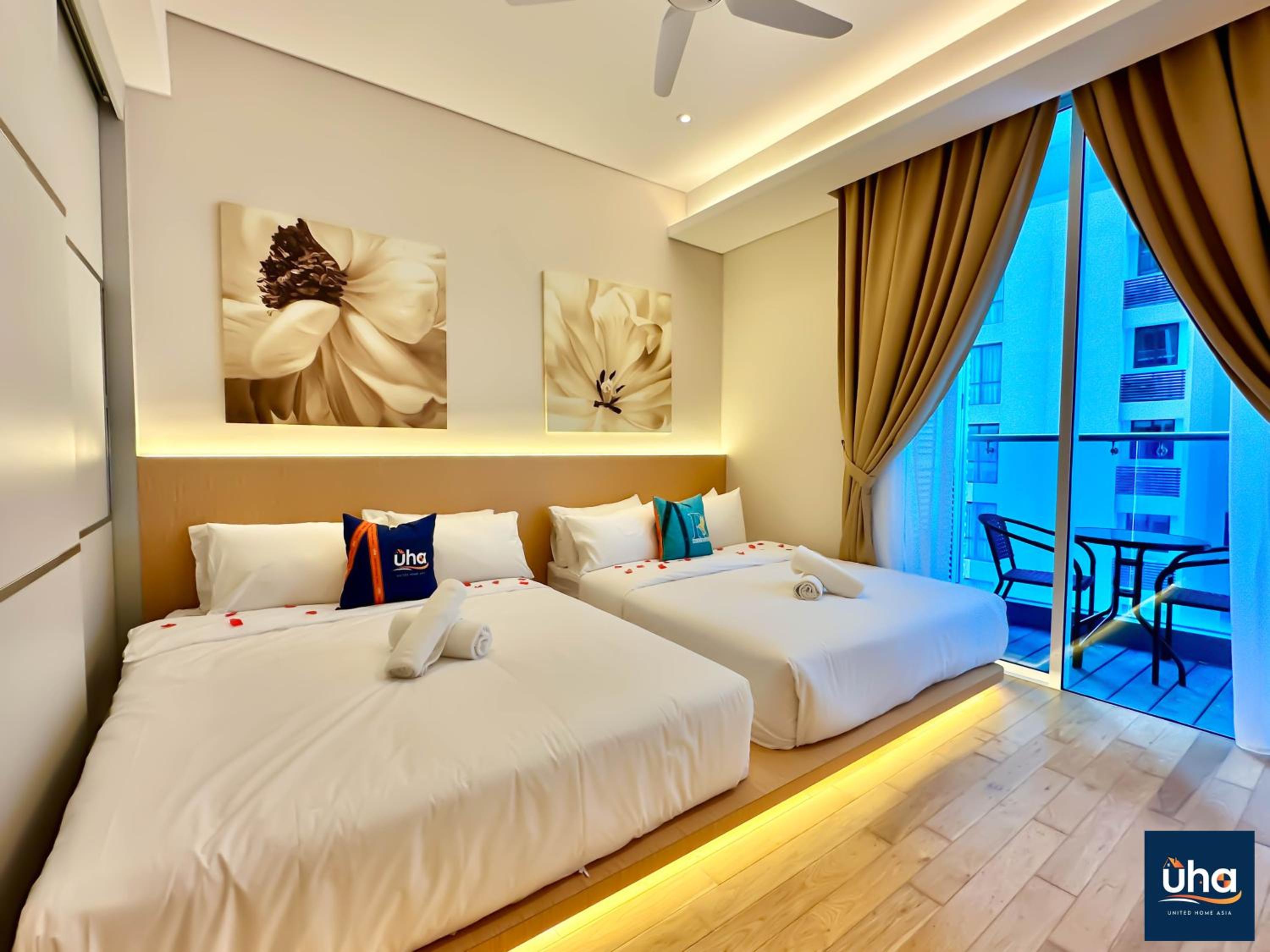 Three-Bedroom Apartment with Sea View photo 3