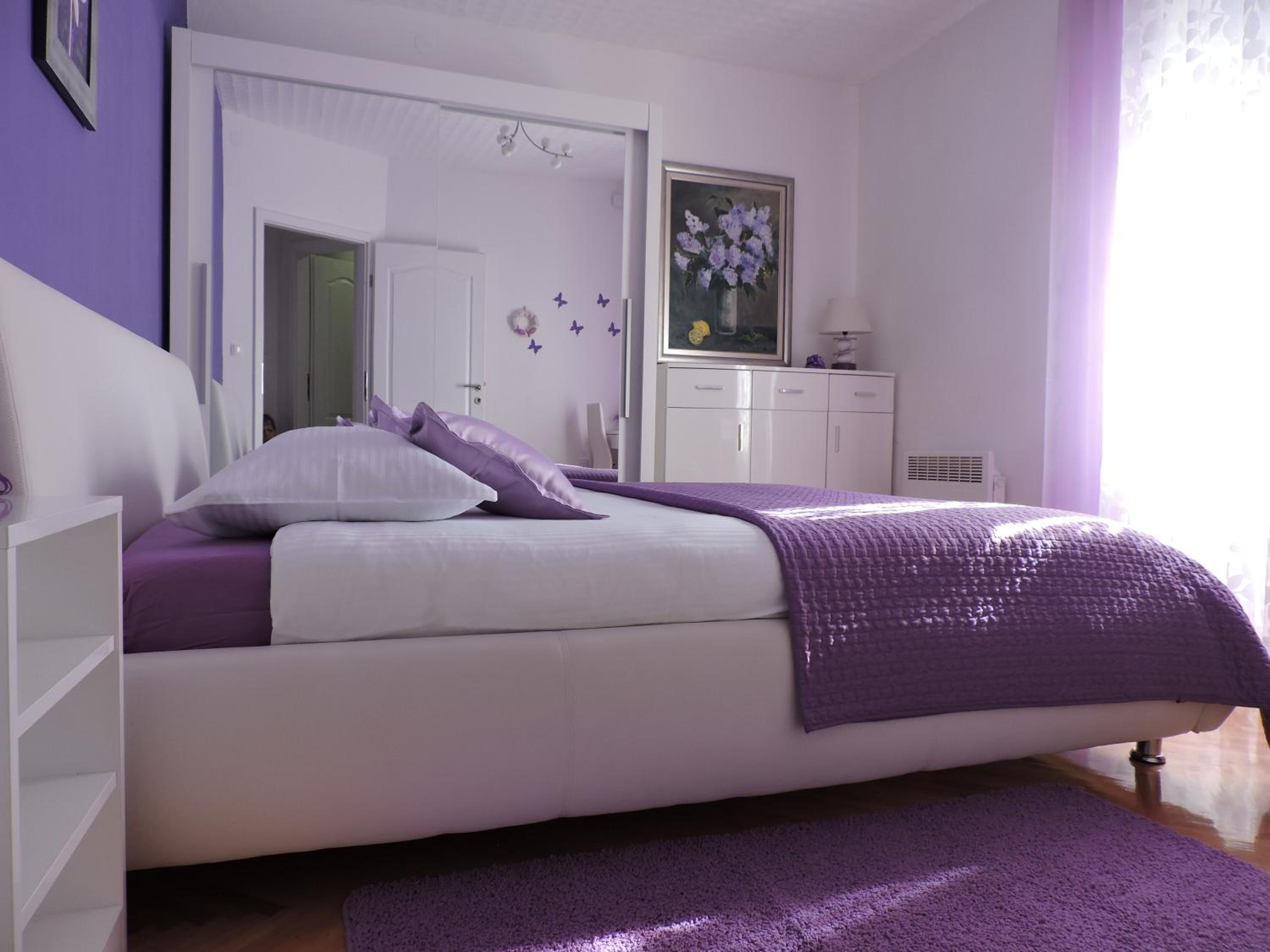 One-Bedroom Apartment - Photo 9