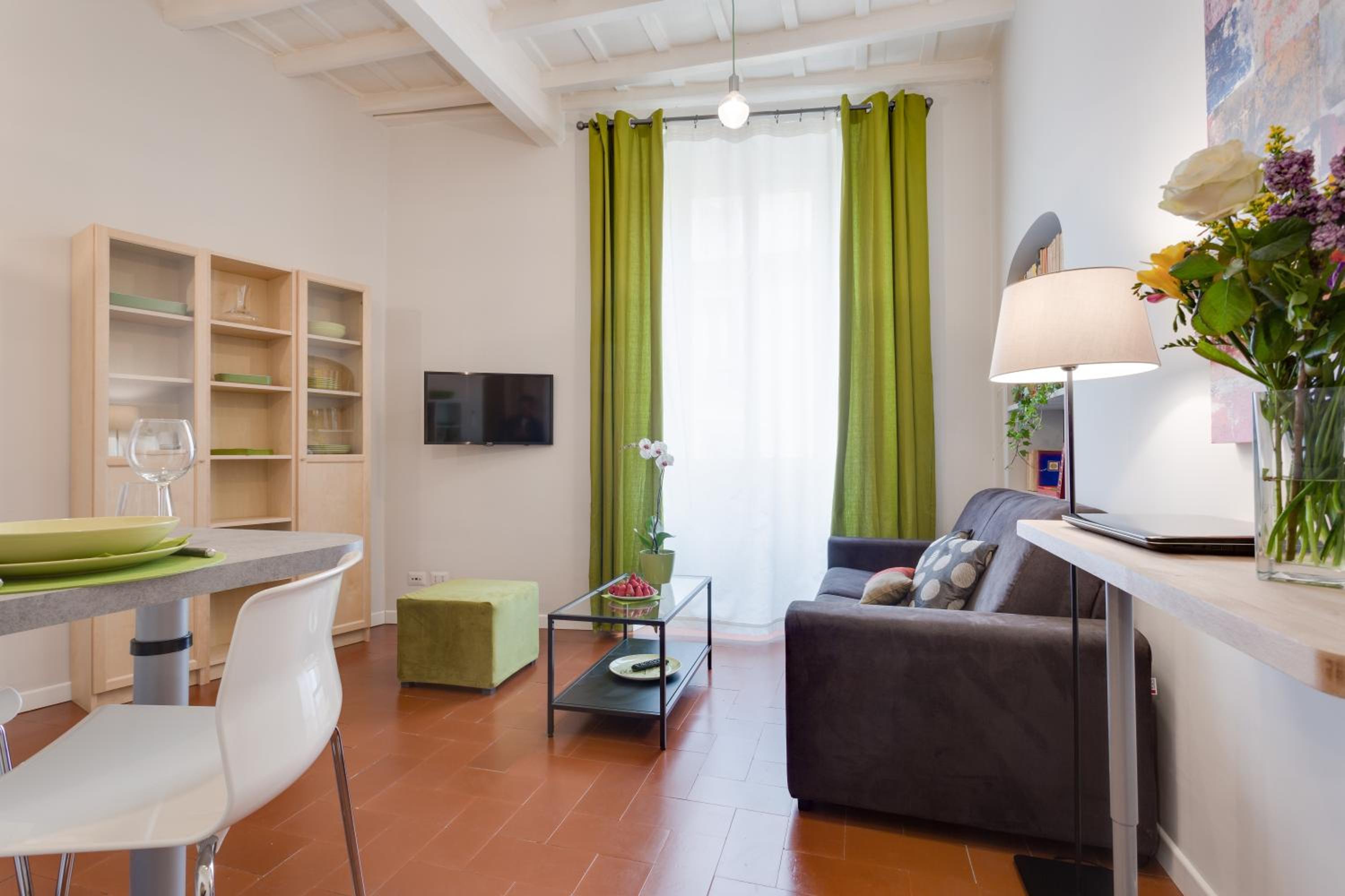 One-Bedroom Apartment int. 7