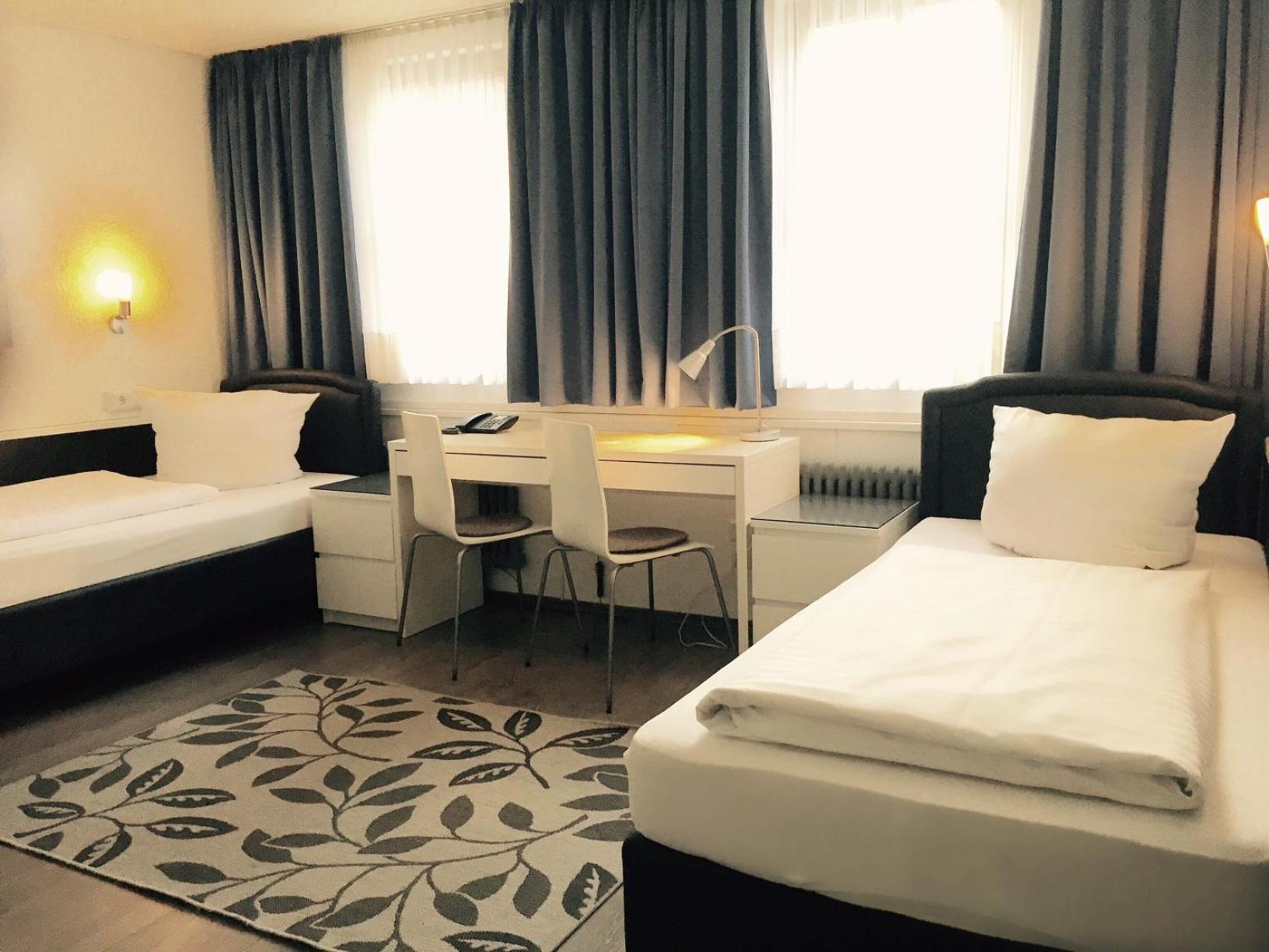 Small Twin Room photo 1