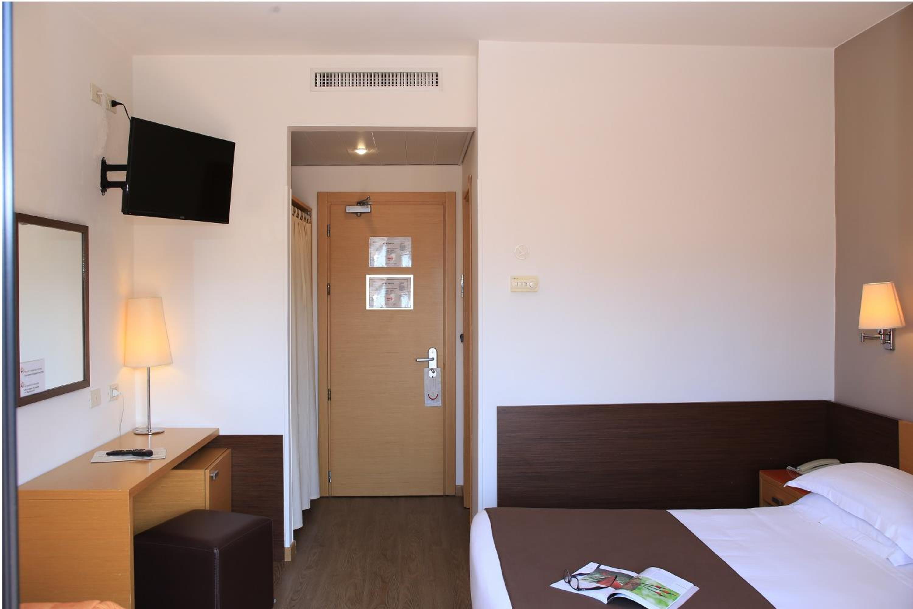 Triple Room photo 2