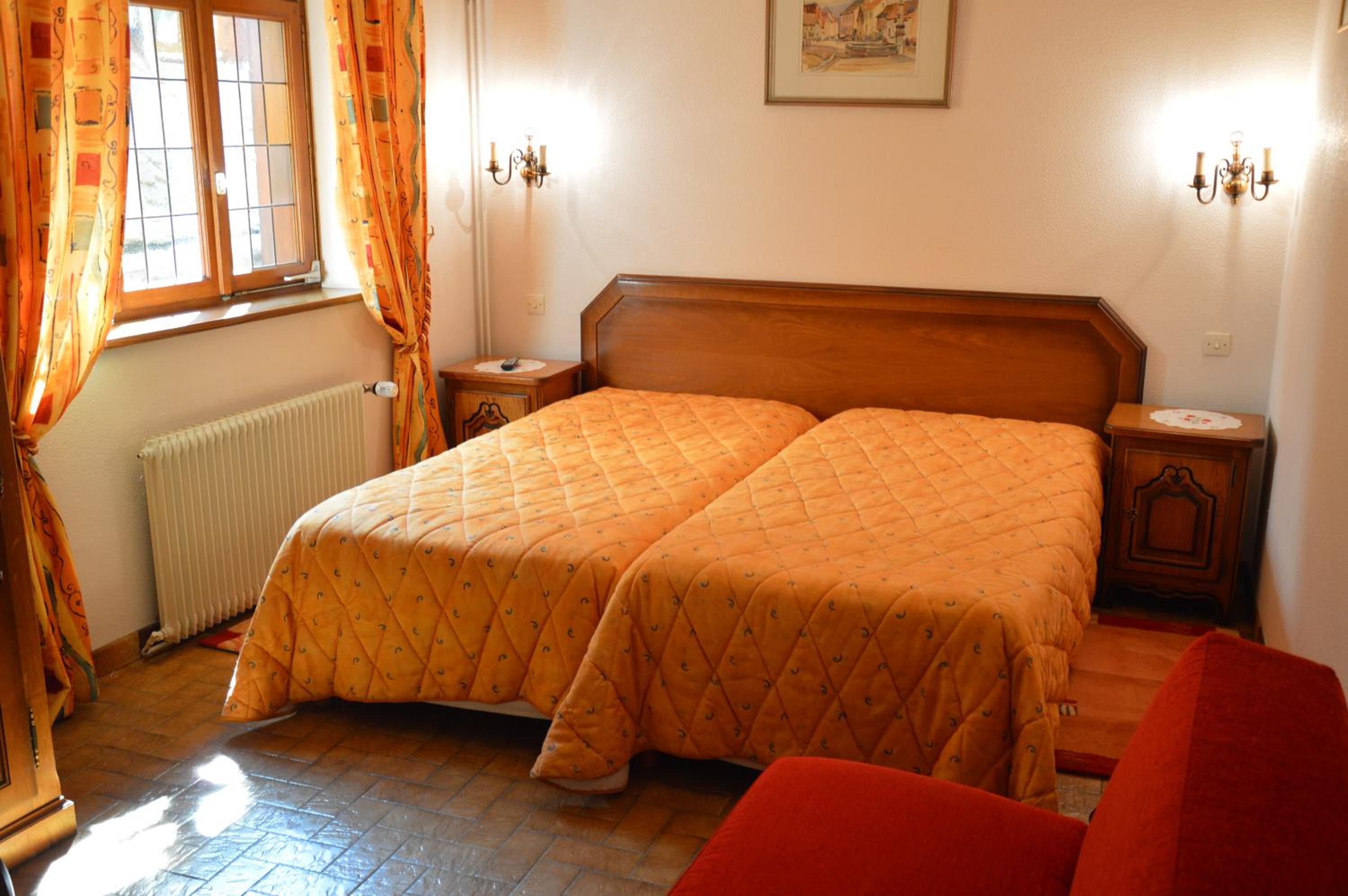 Twin Room - Photo 3
