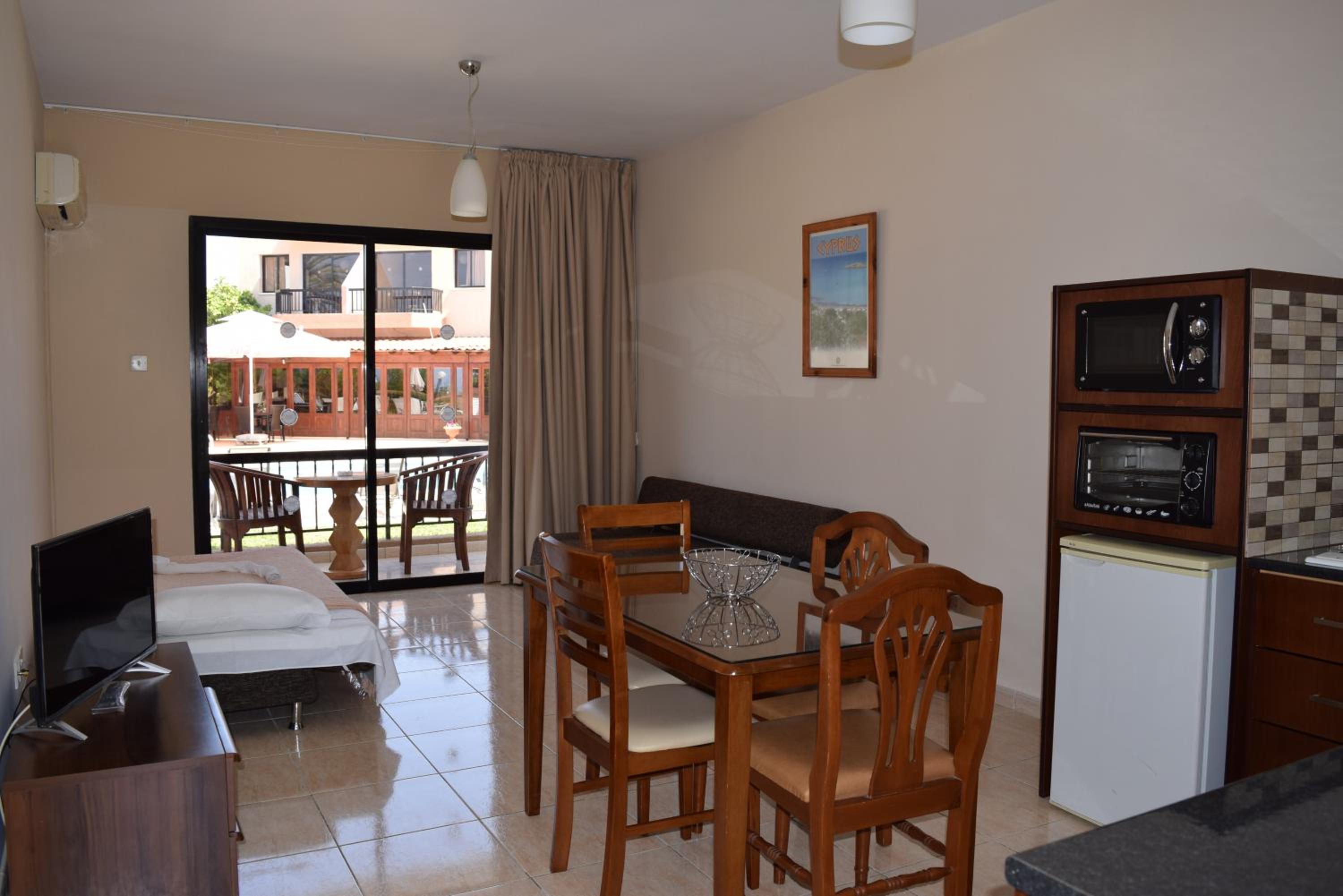 One-Bedroom Apartment (2 Adults + 1 Child) - Photo 18