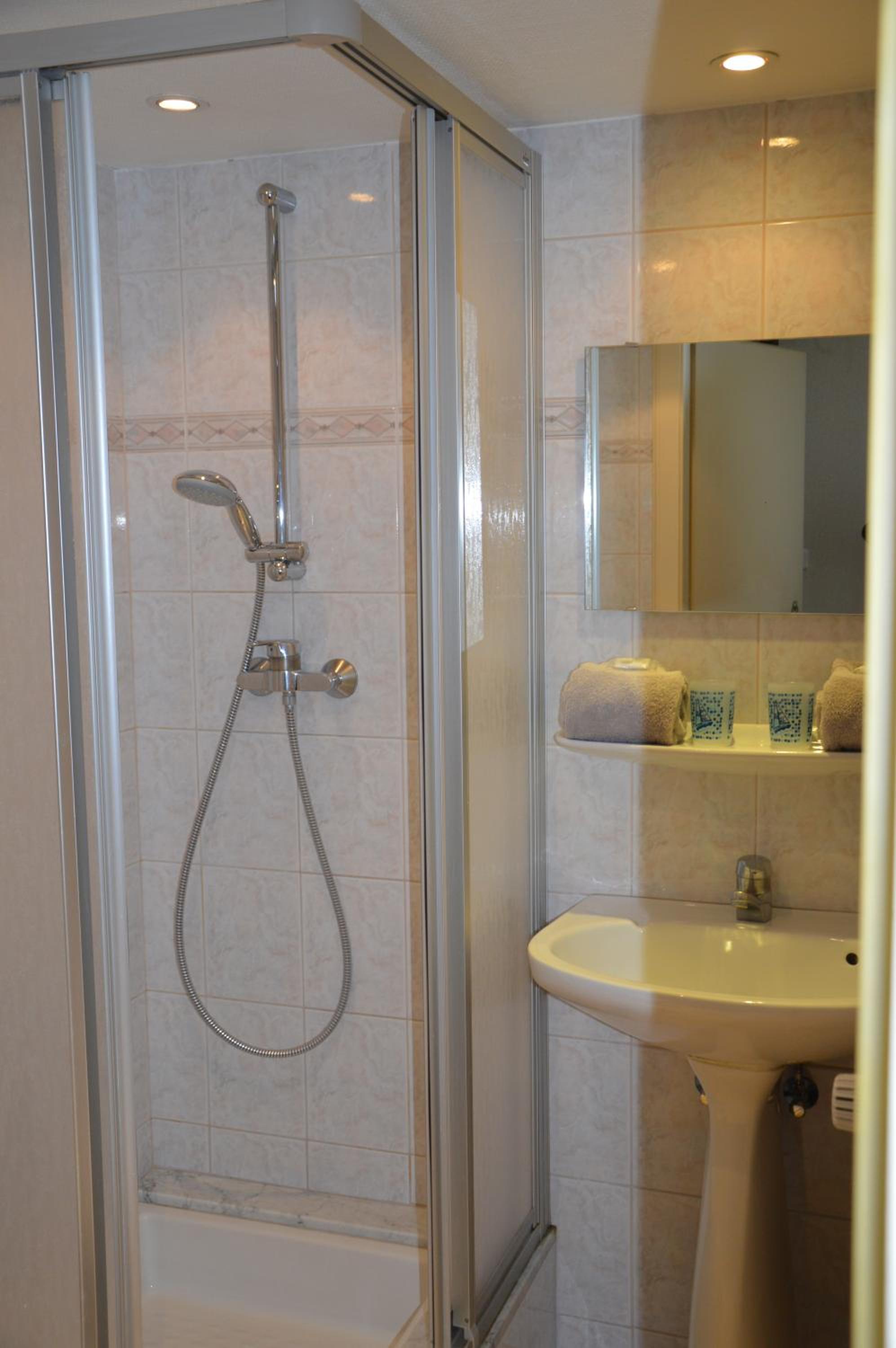Double Room - Photo 2