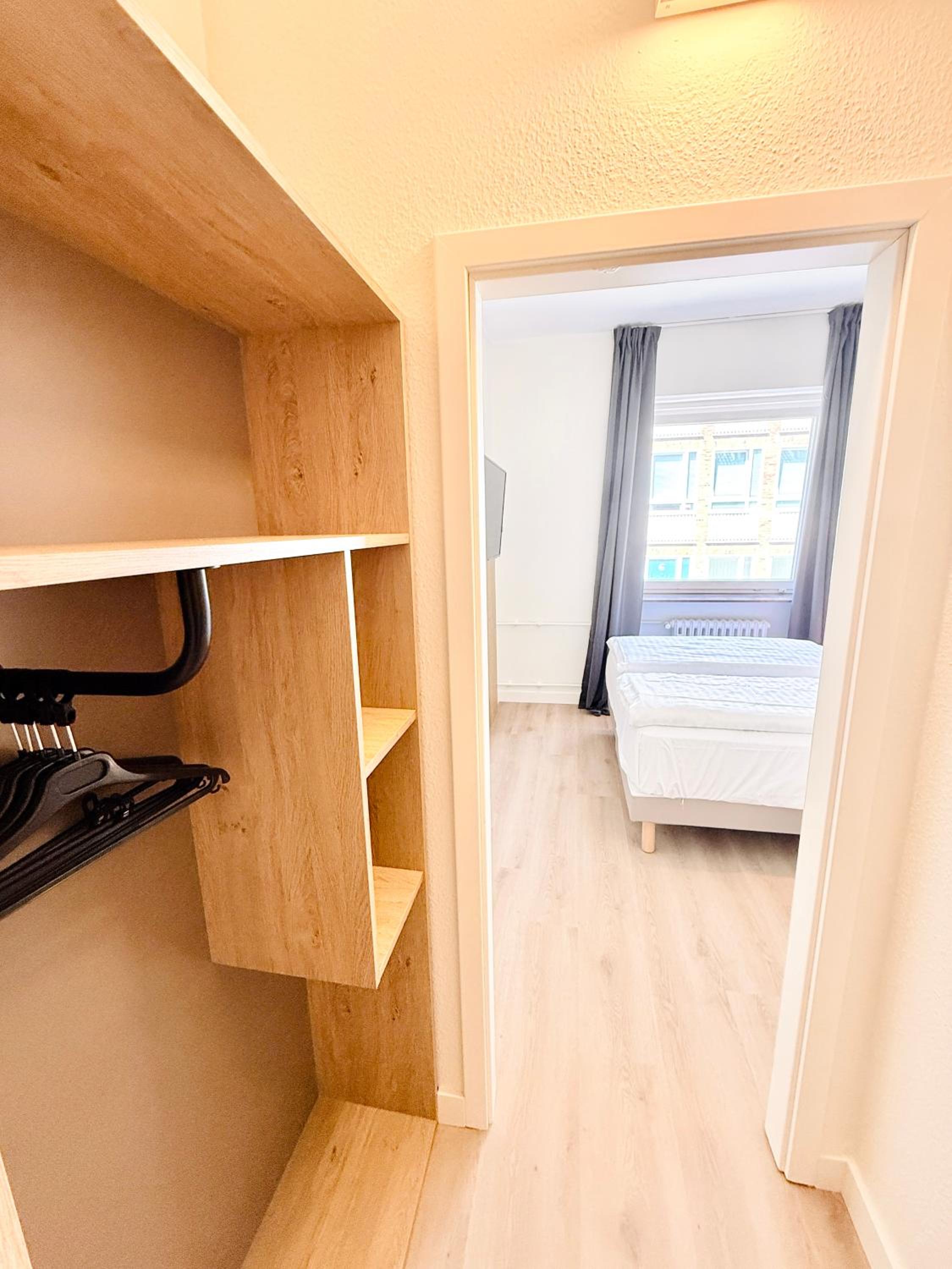 Standard Room - 1 Queen Bed