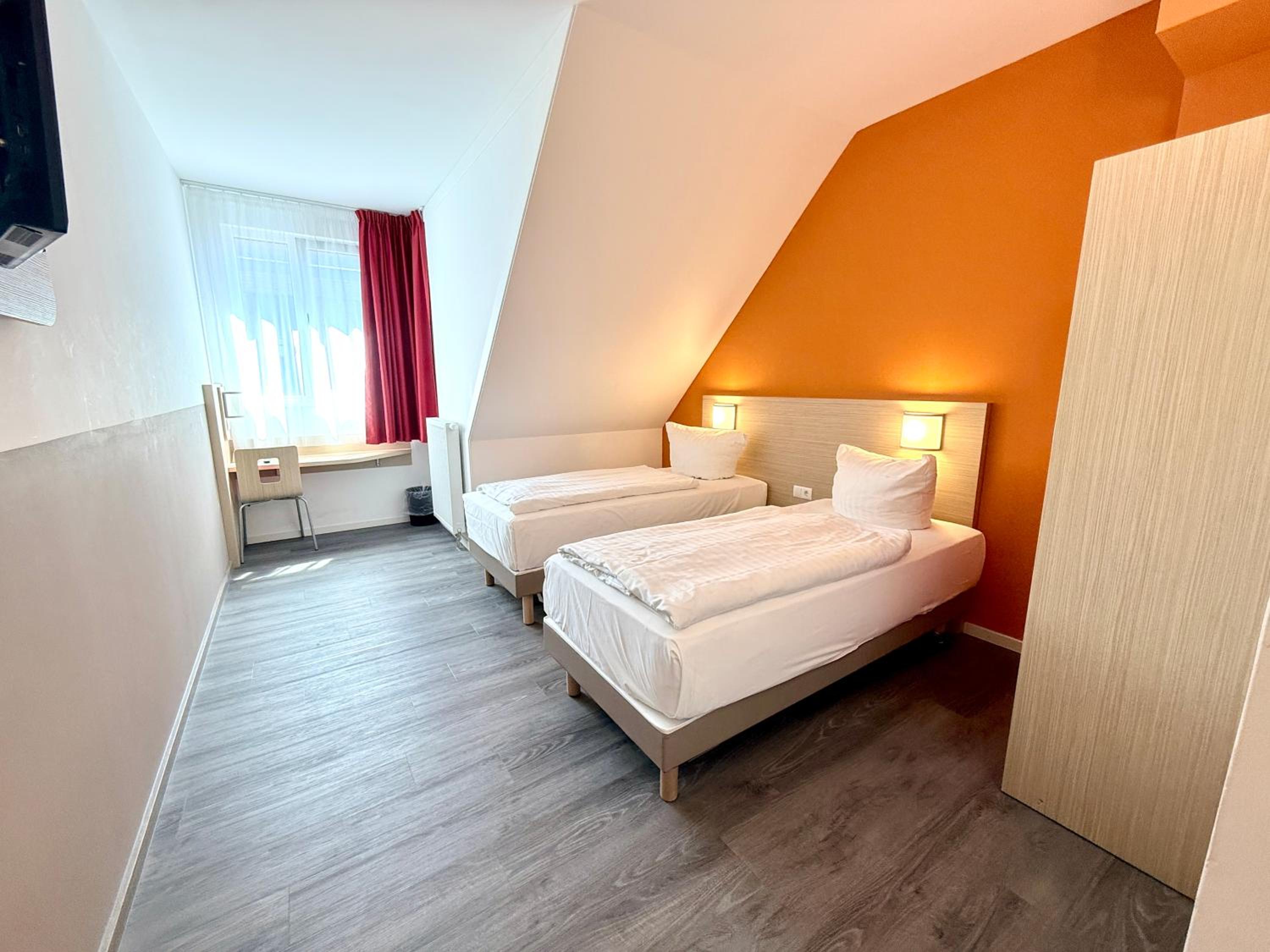 Standard Room - 2 Single Beds