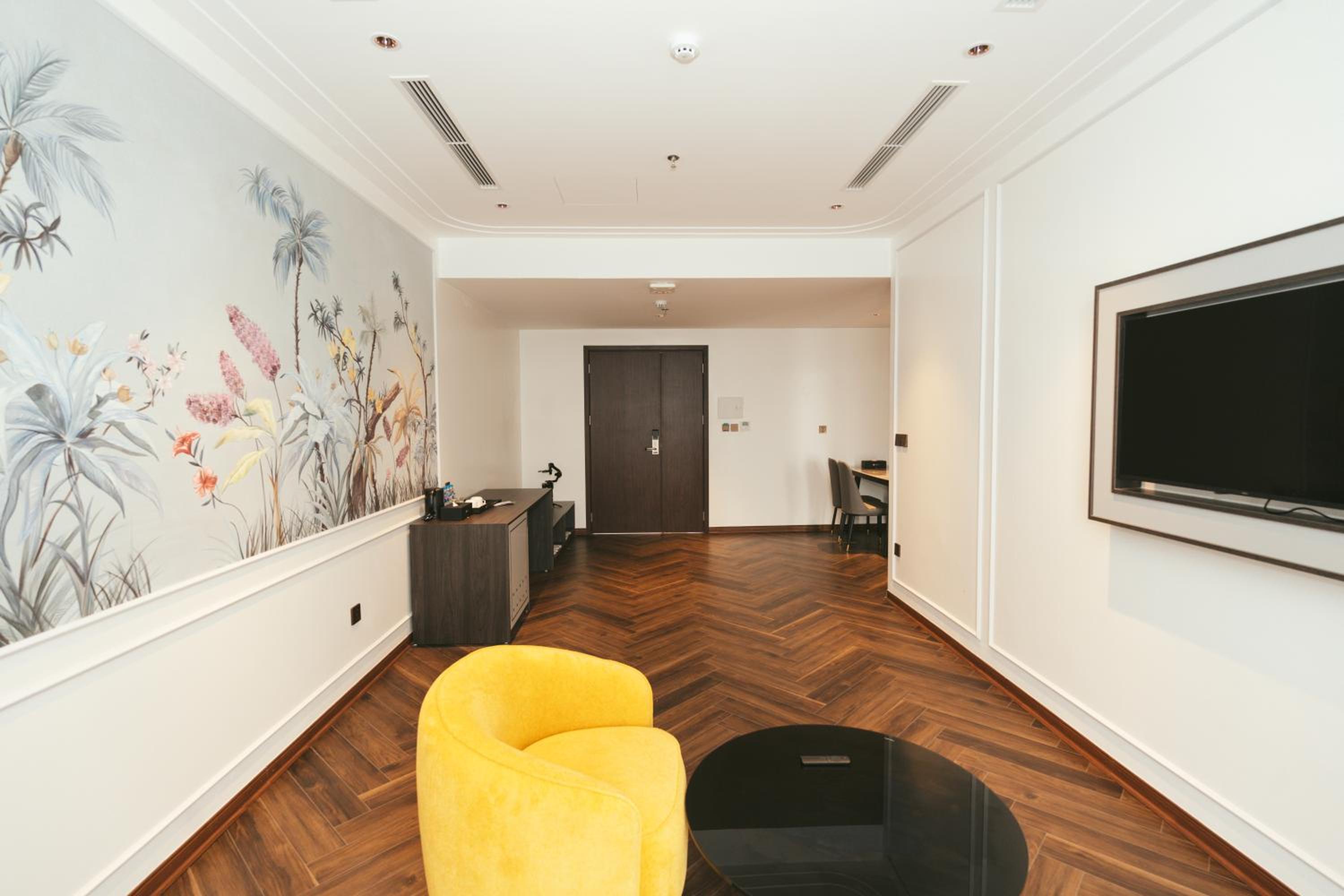 Family Room with Balcony photo 1
