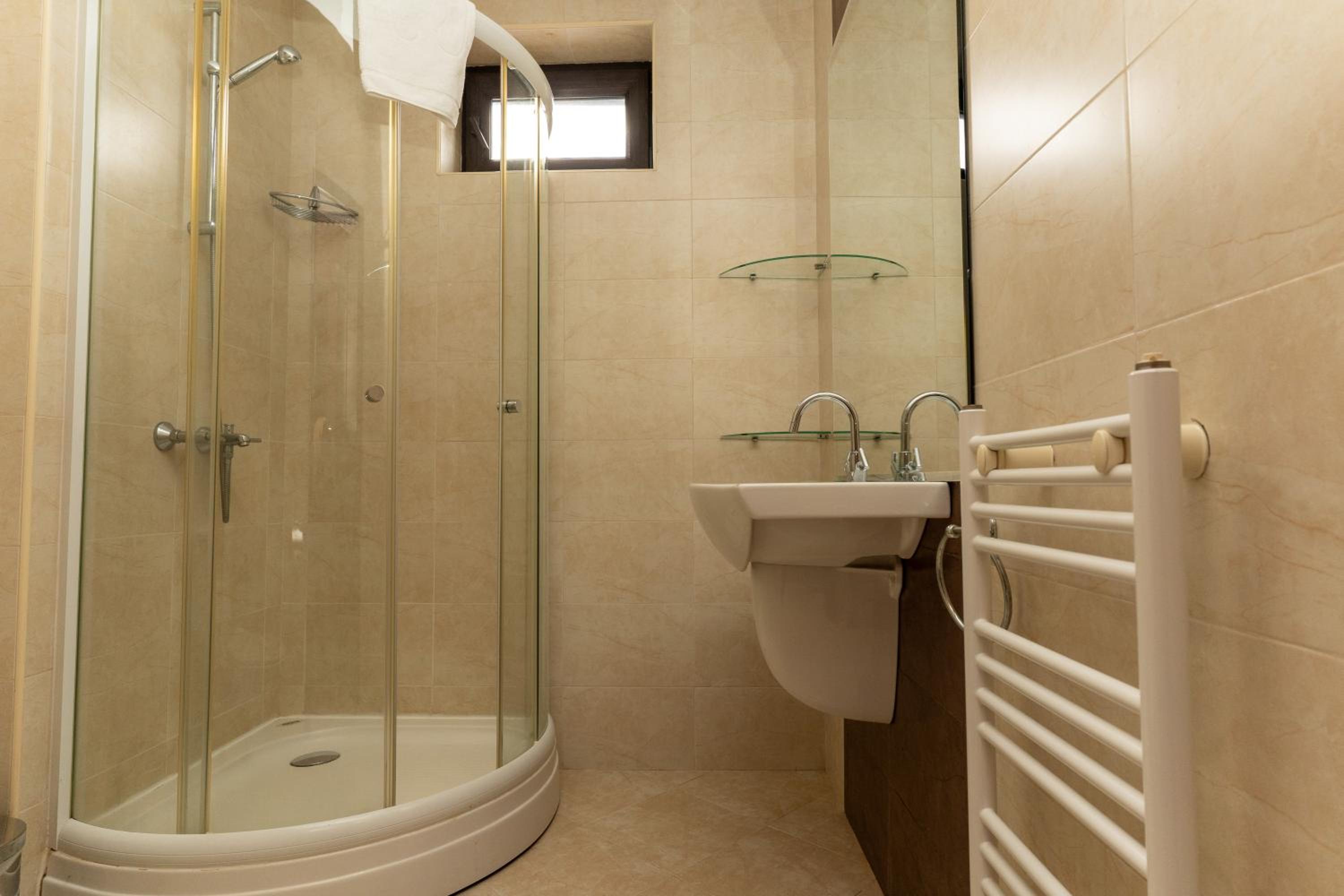 Deluxe Double Room with Extra Bed photo 3