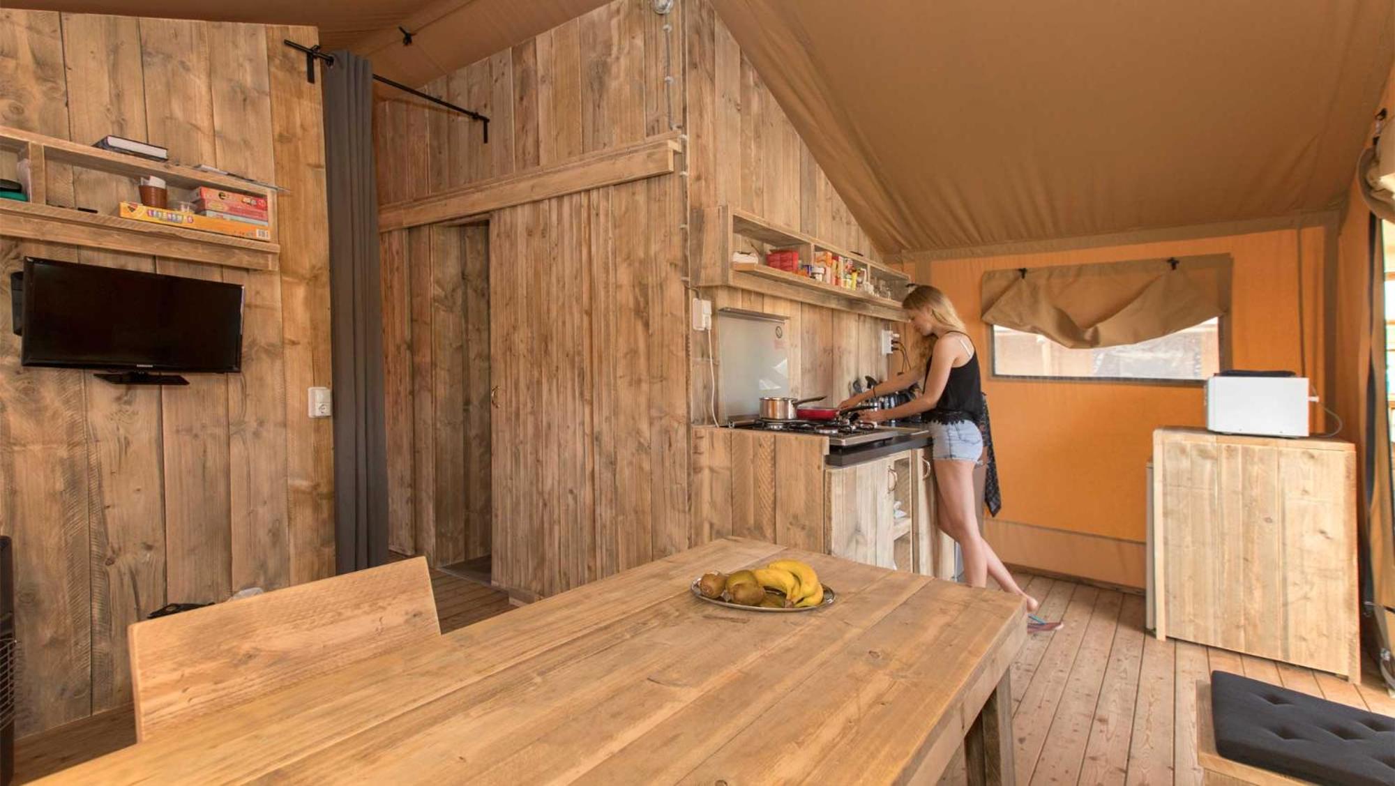 Safaritent met luxe inrichting en 2 slaapkamers (huisdieren niet toegestaan) photo 3
