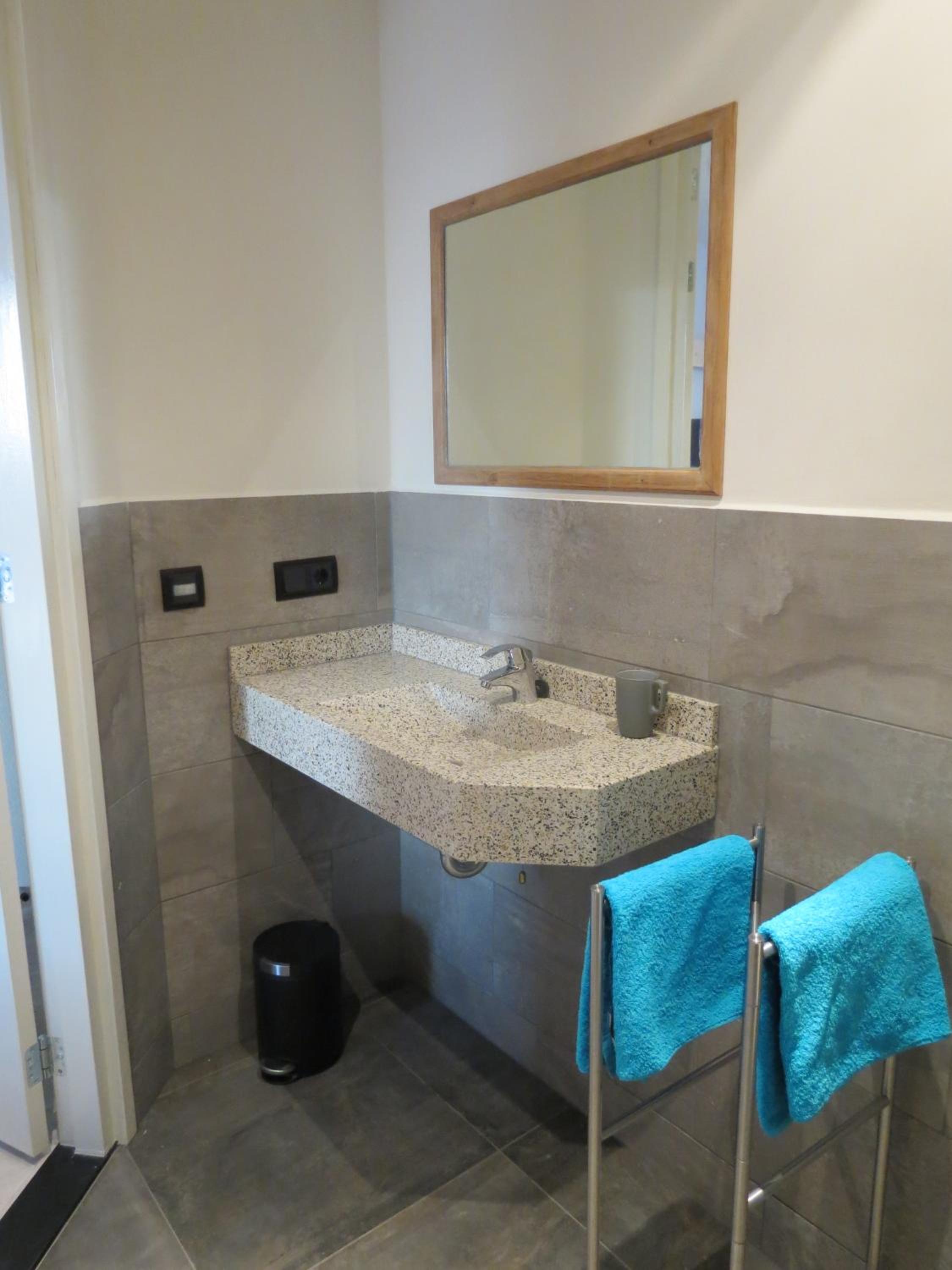 Double or Twin Room with Private Bathroom photo 2
