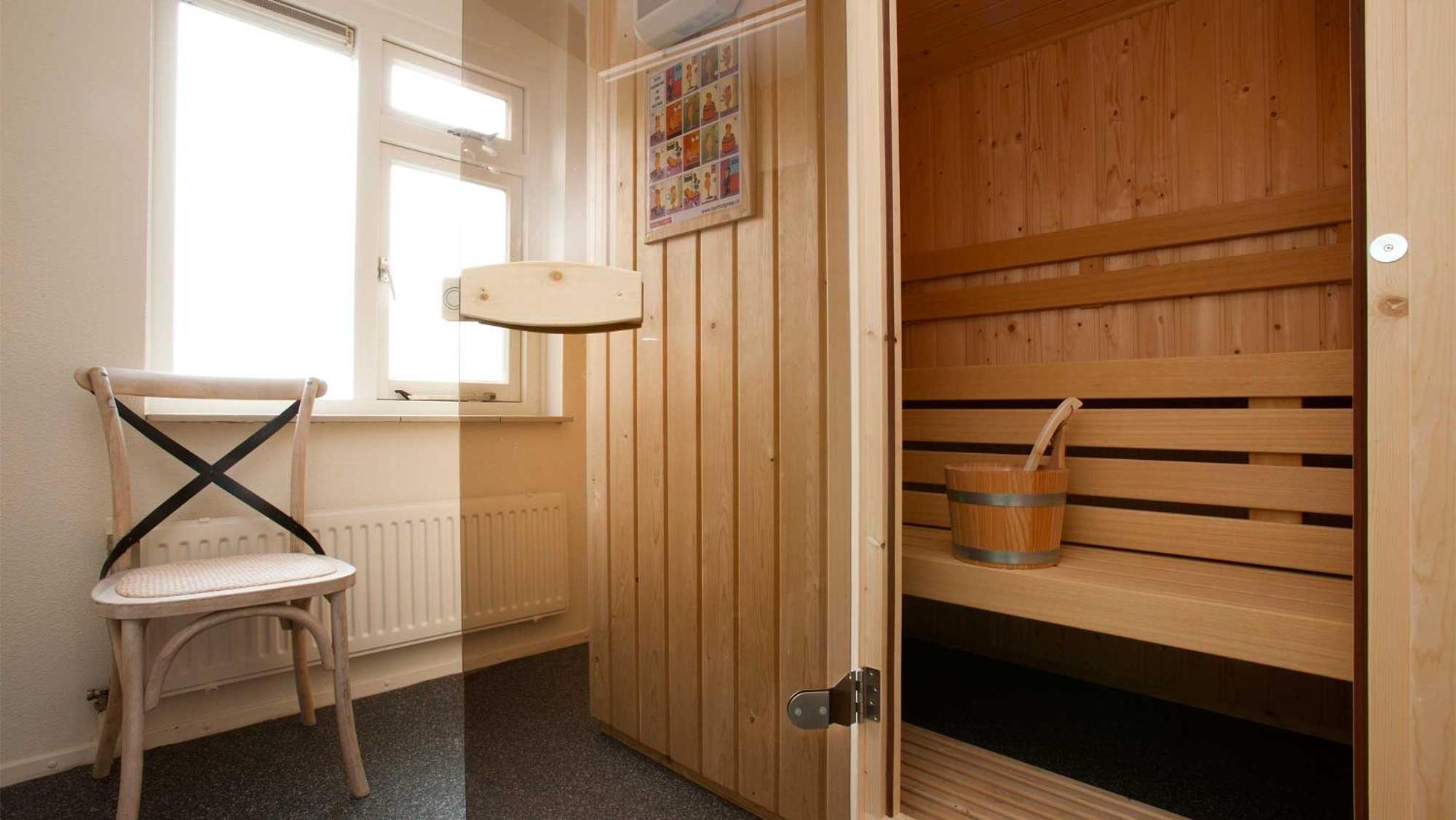 One-Bedroom Apartment (no pets allowed) photo 3