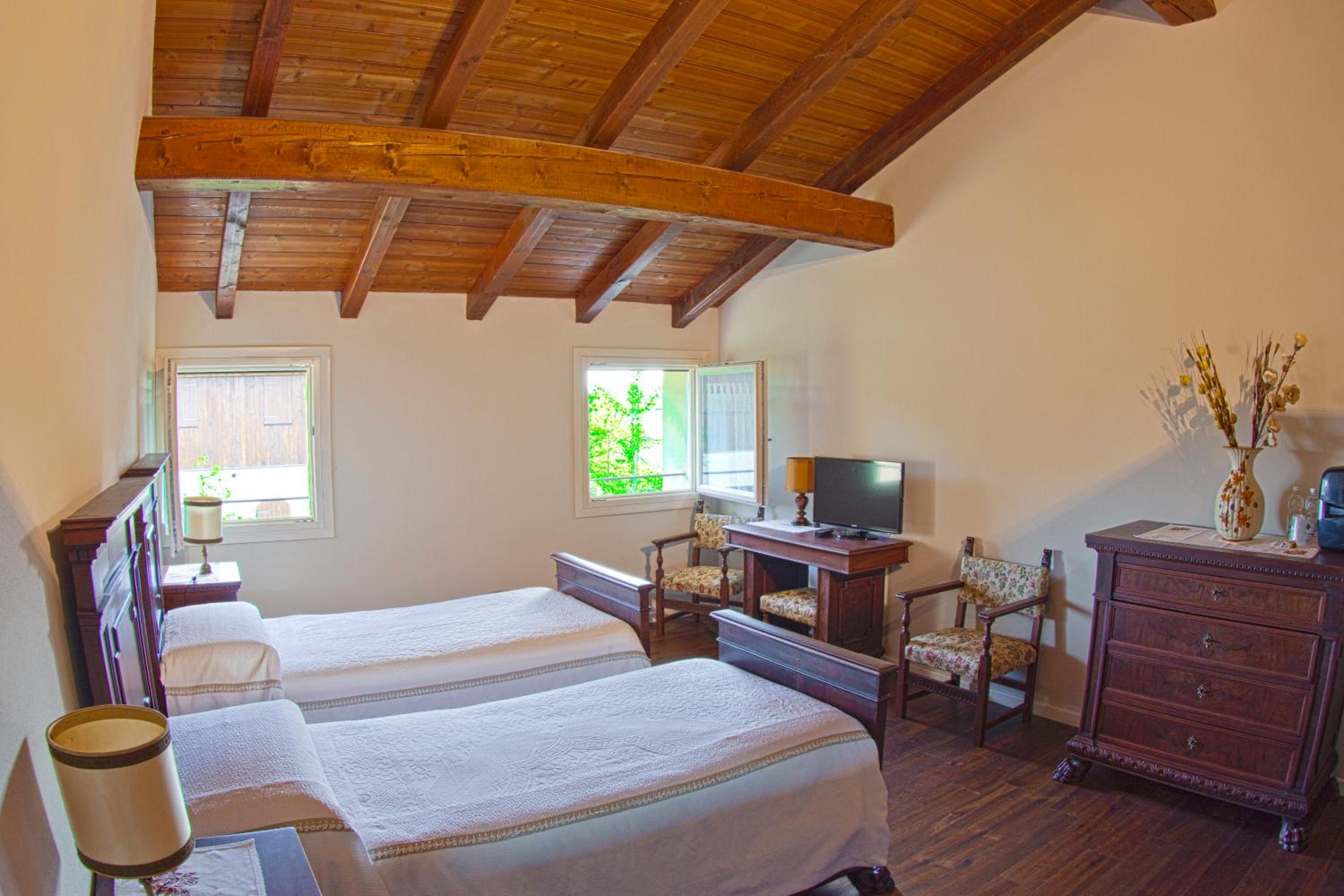 Deluxe Twin Room photo 1