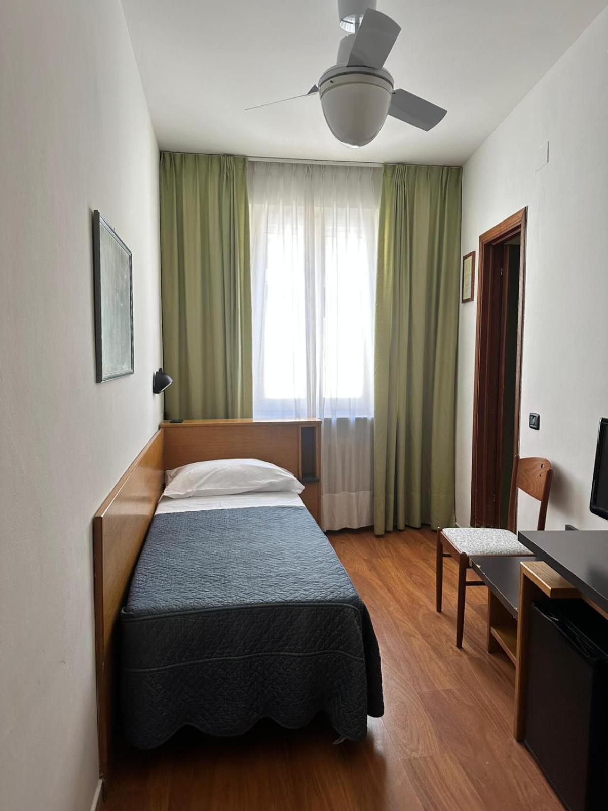 Budget Single Room photo 3