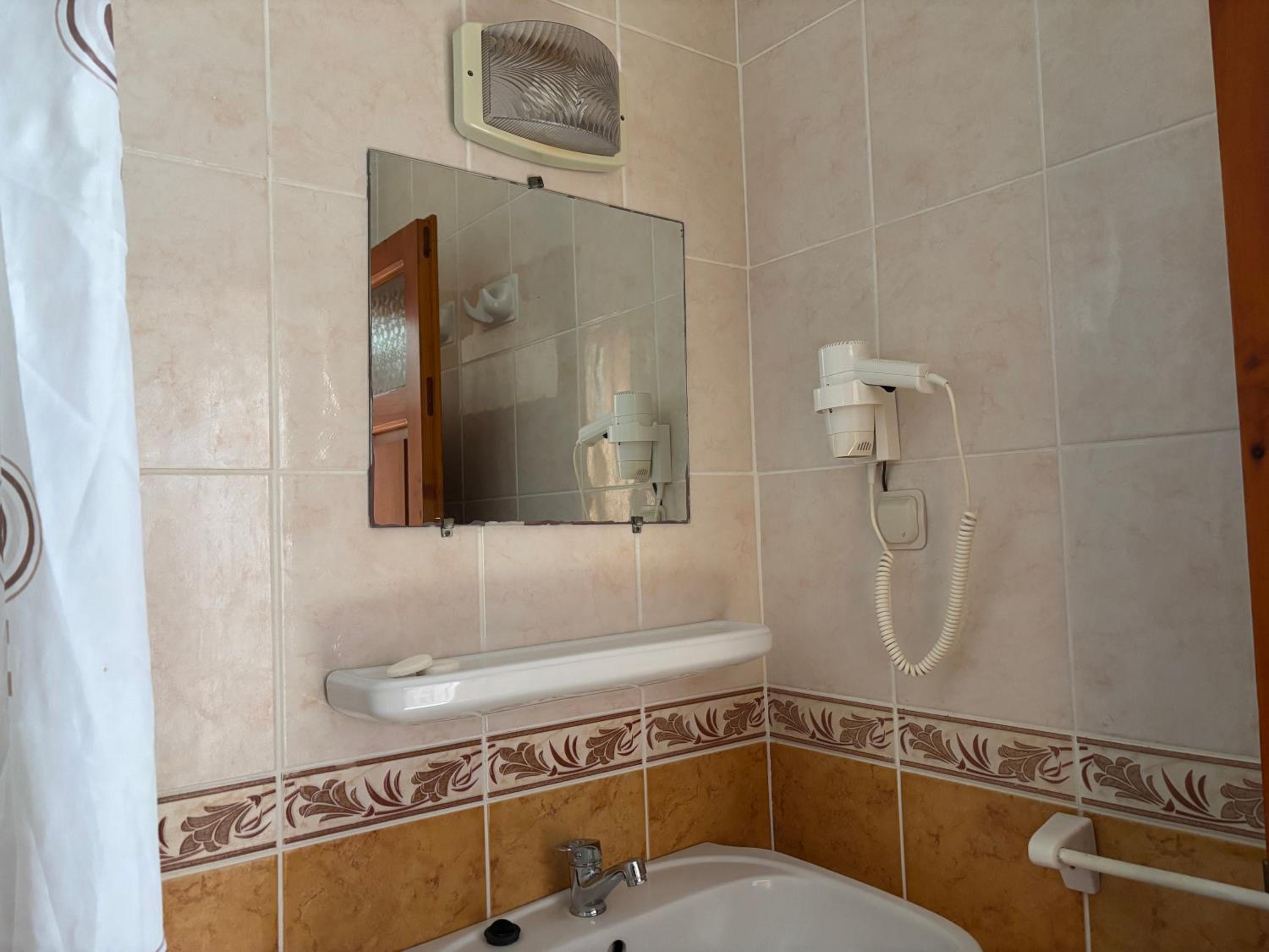 Double Room - Photo 4