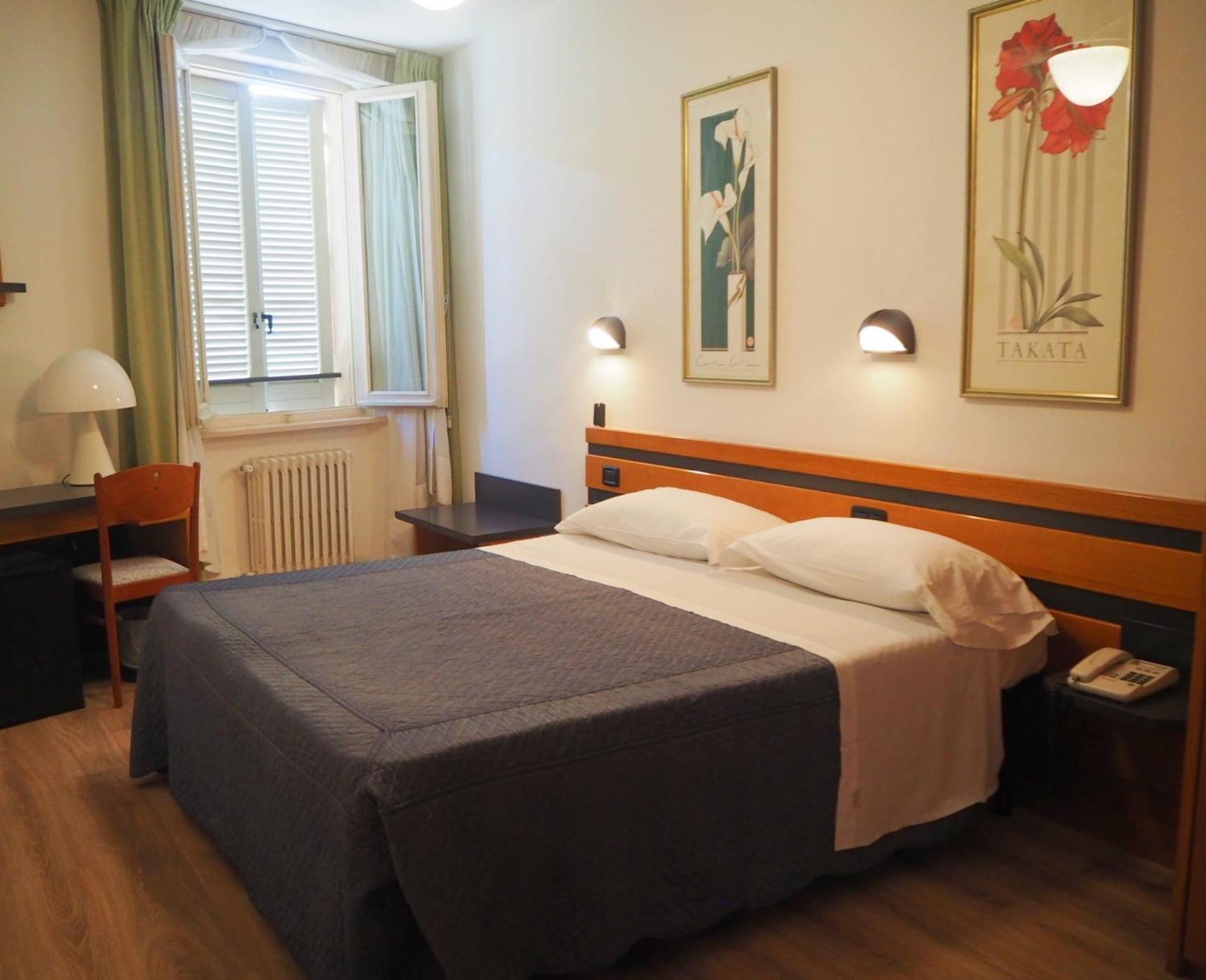 Standard Double or Twin Room photo 2