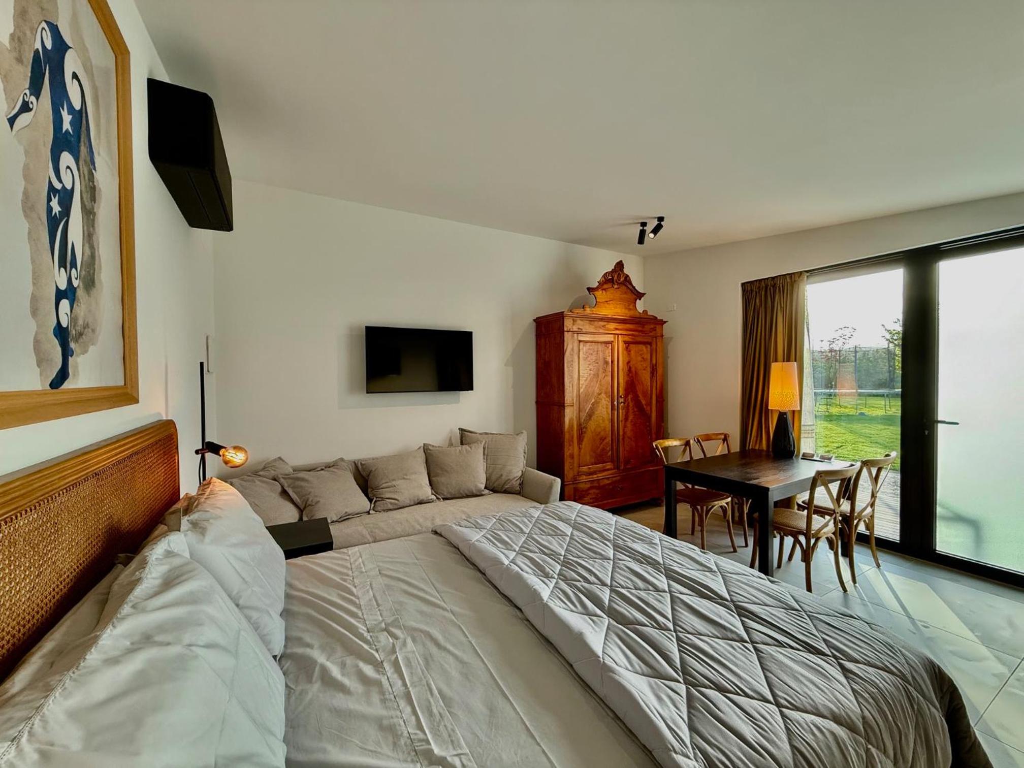 Junior Suite with Pool View