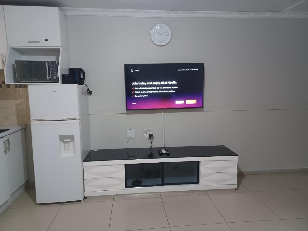 One-Bedroom Deluxe Apartment