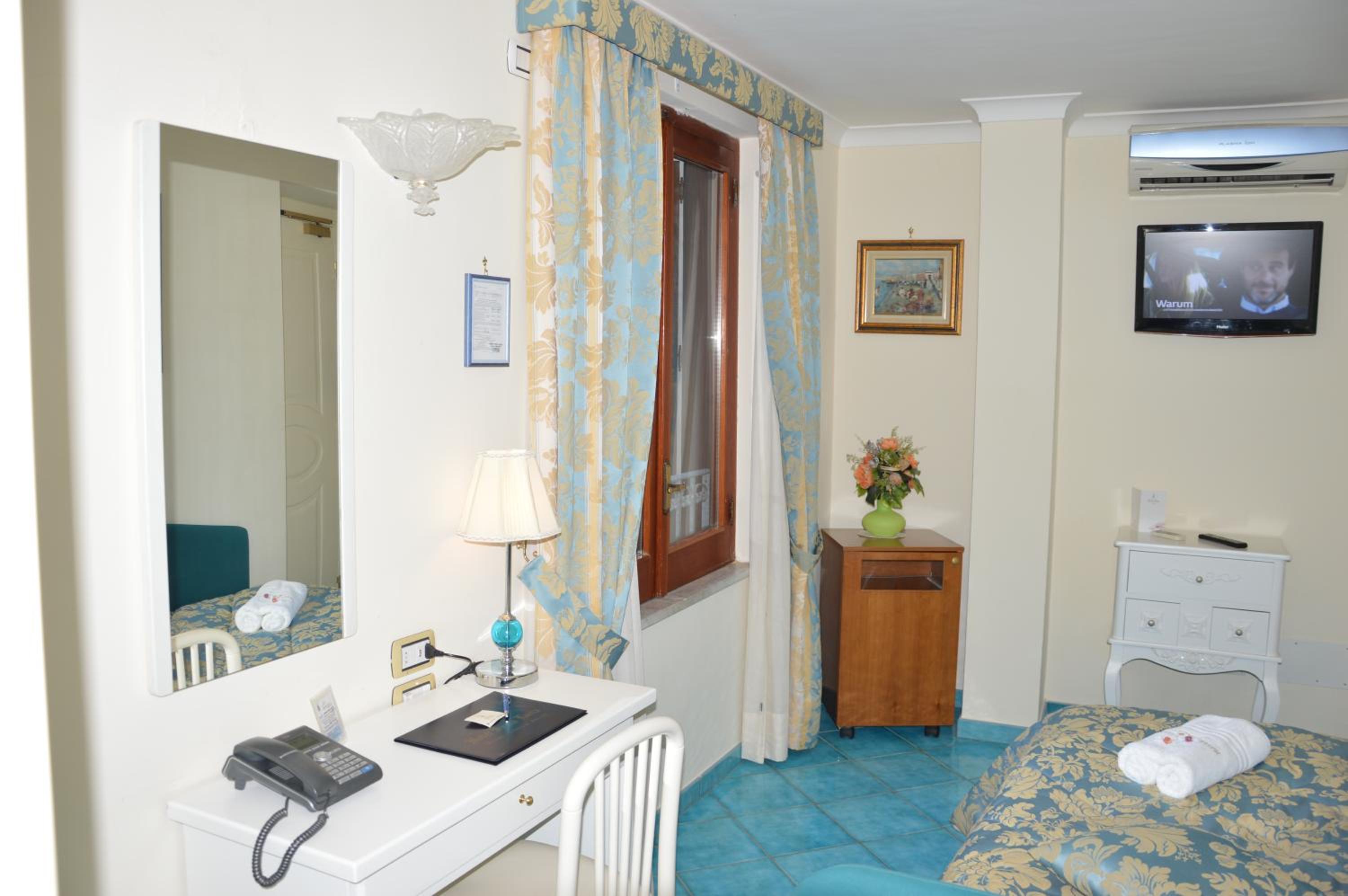 Single Room - Photo 2