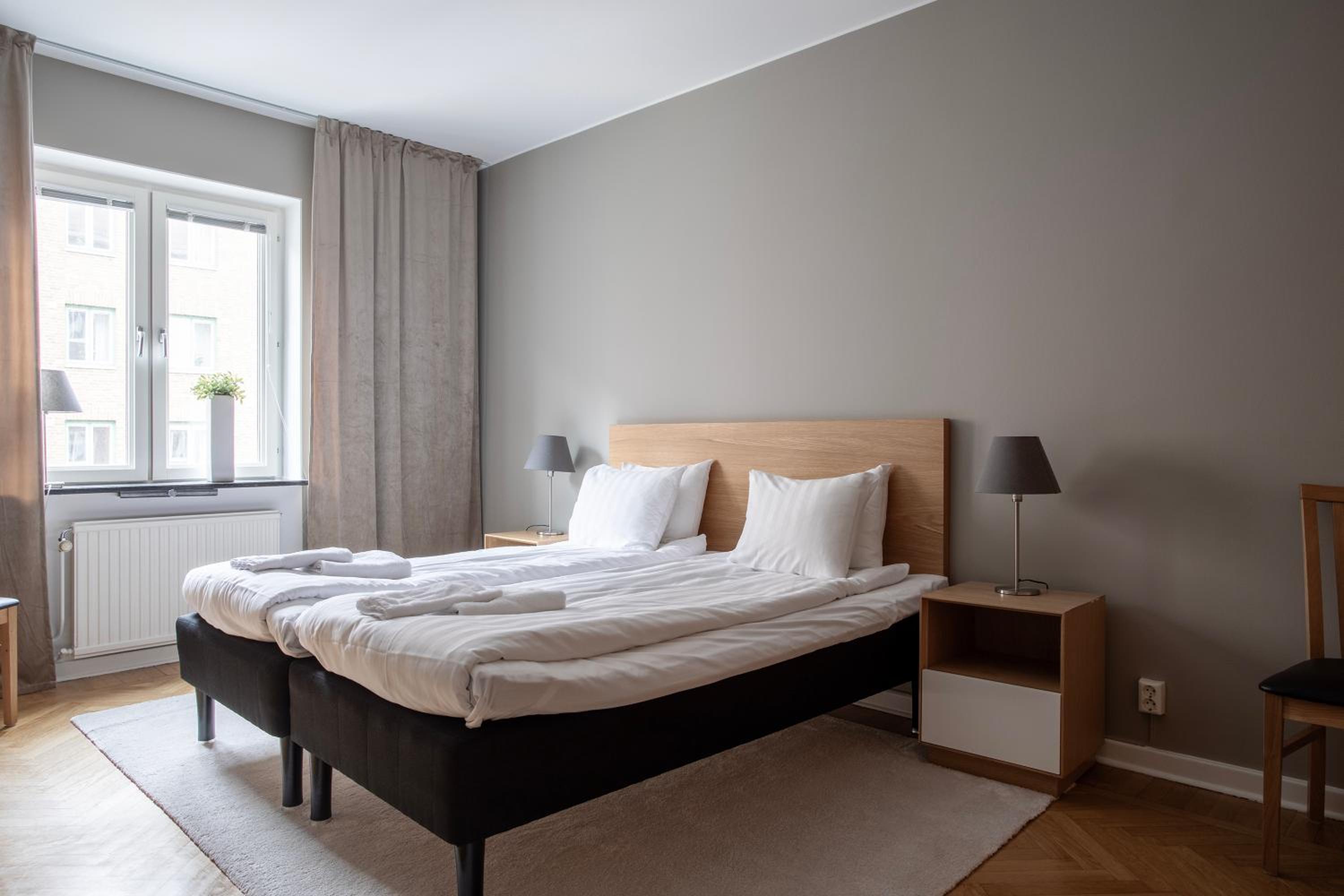 Two-Bedroom Deluxe Apartment with Balcony