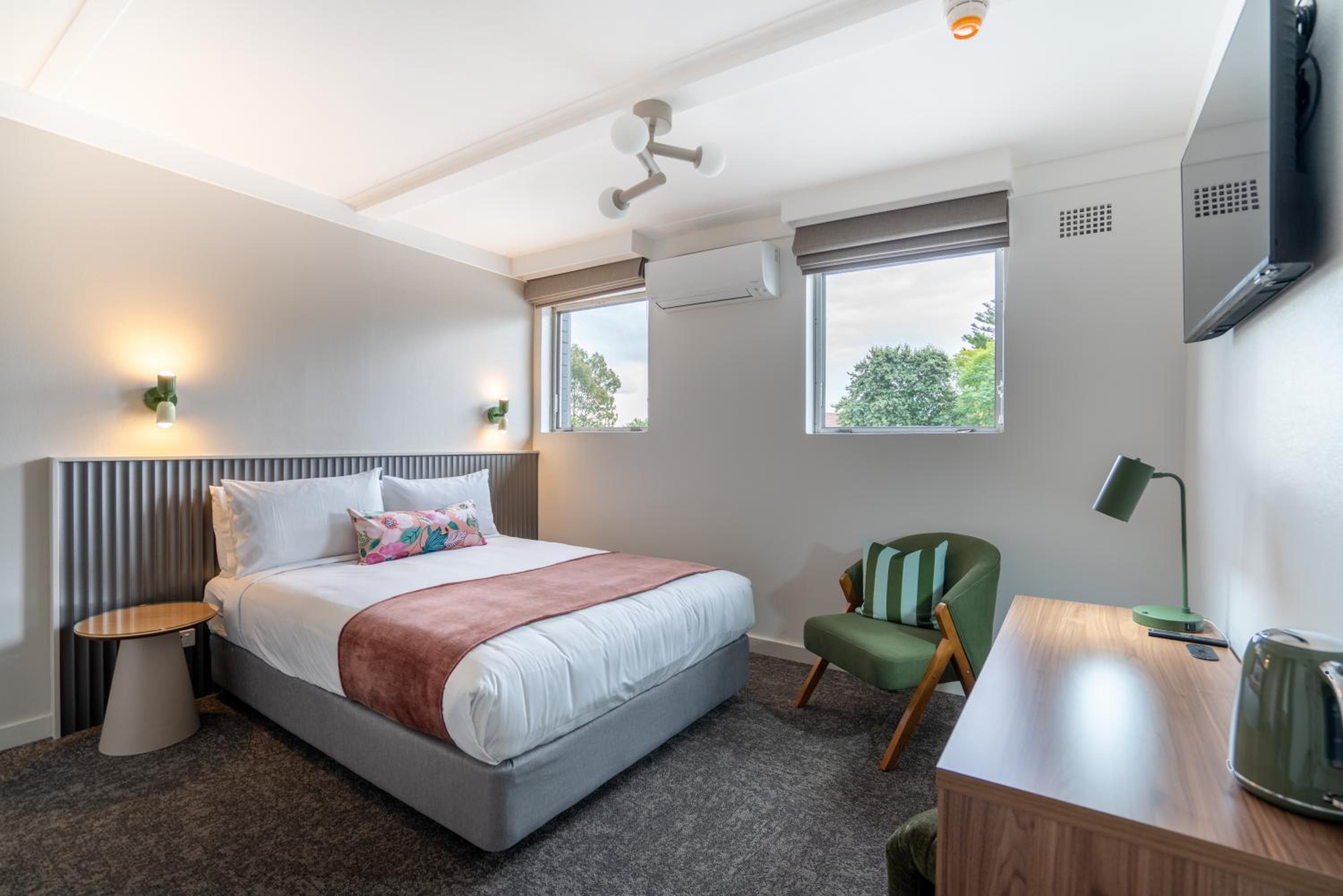 Deluxe Queen Room