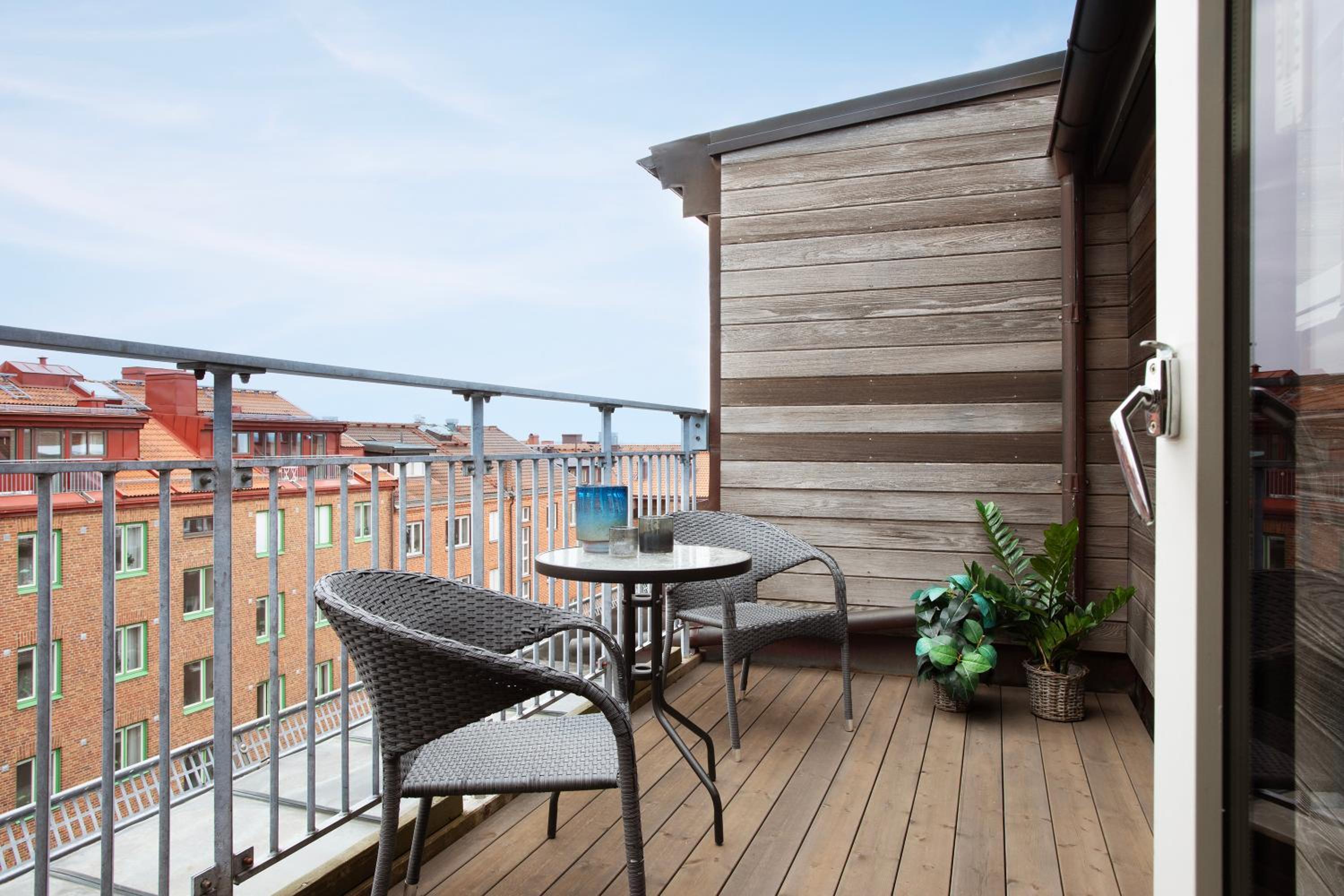 Superior One-Bedroom Apartment with Balcony