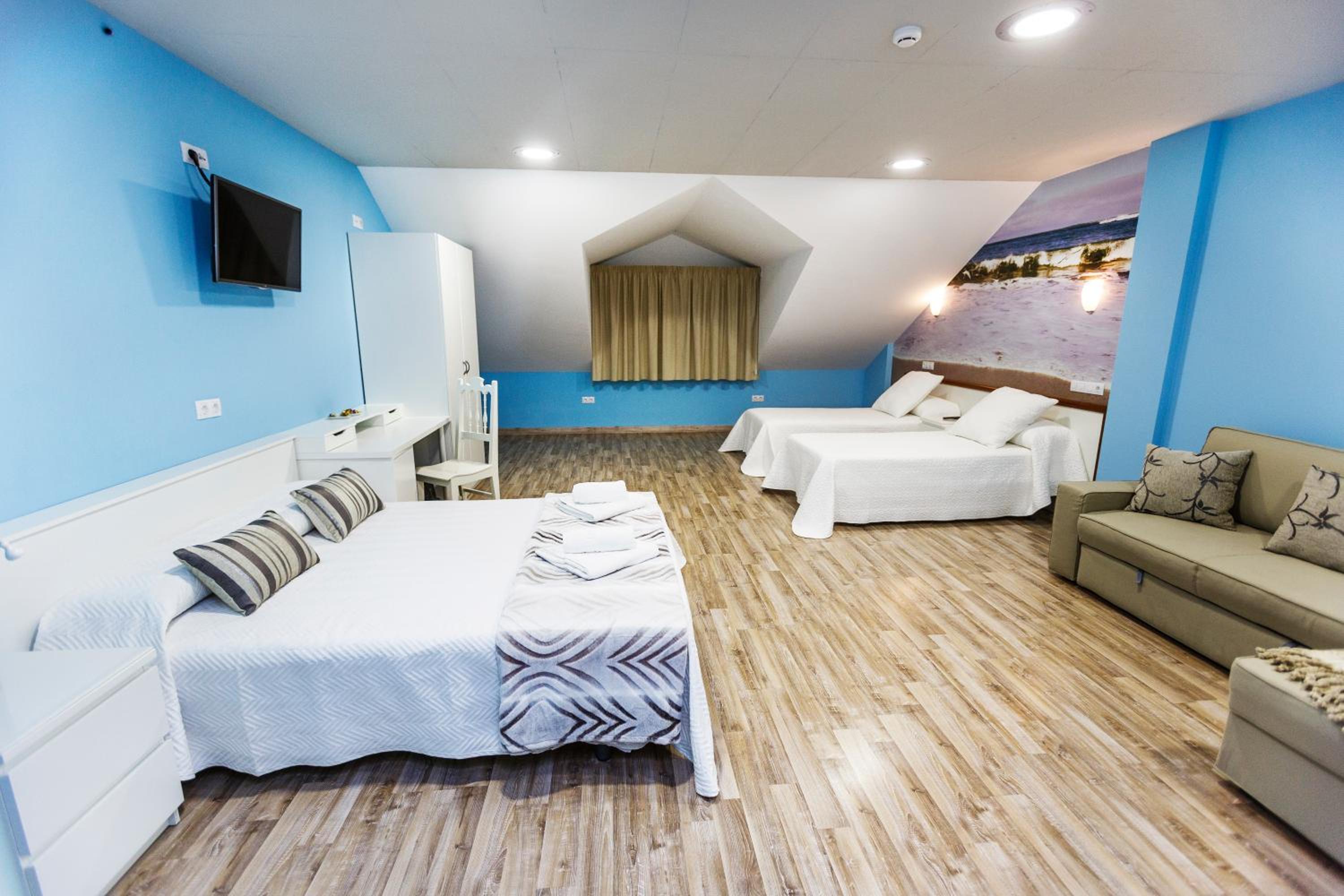 Triple Room with Private Bathroom photo 2
