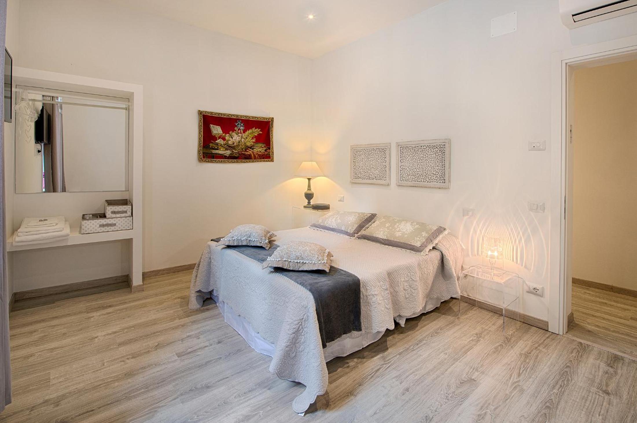 Double Room - Photo 14