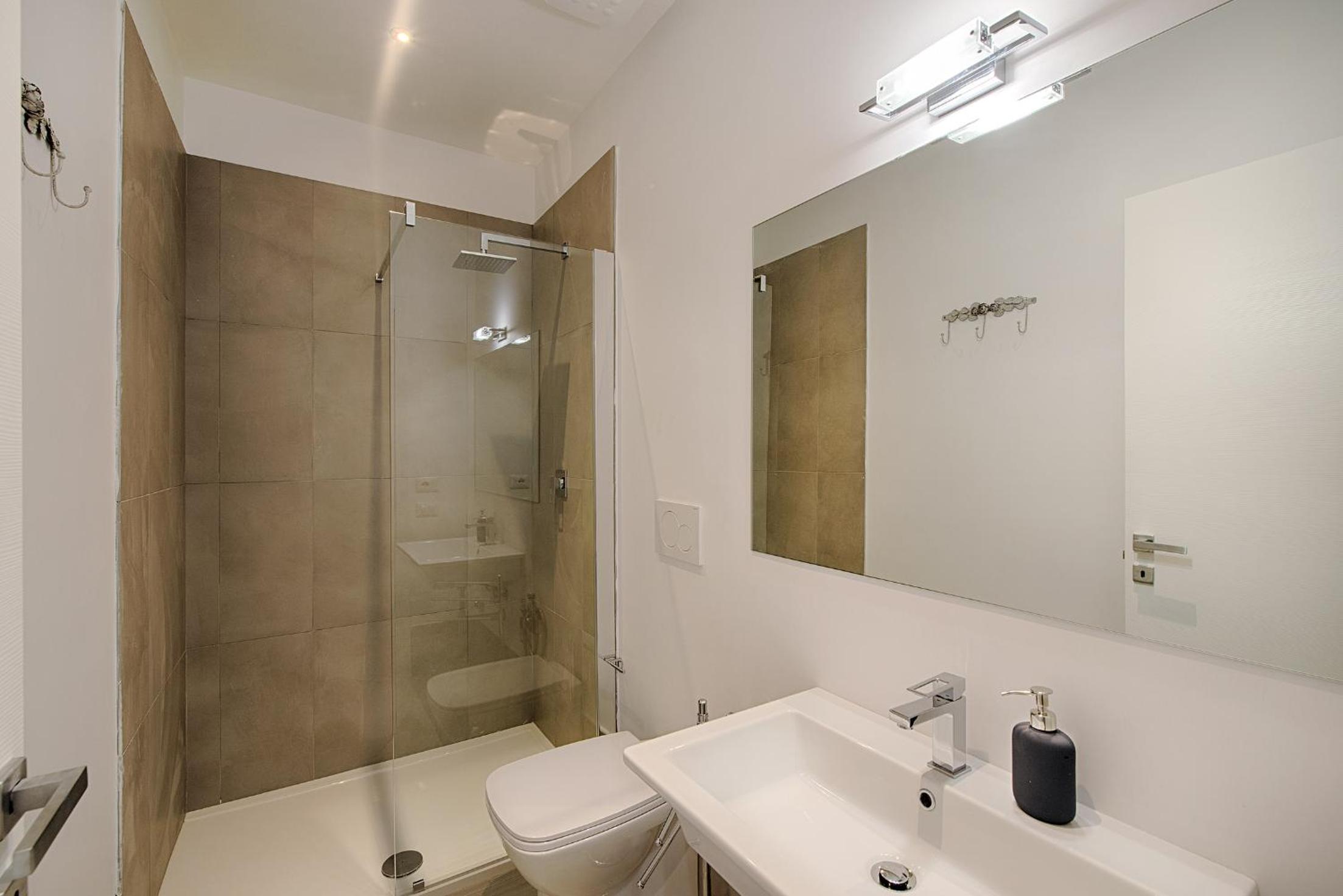 Double Room - Photo 3