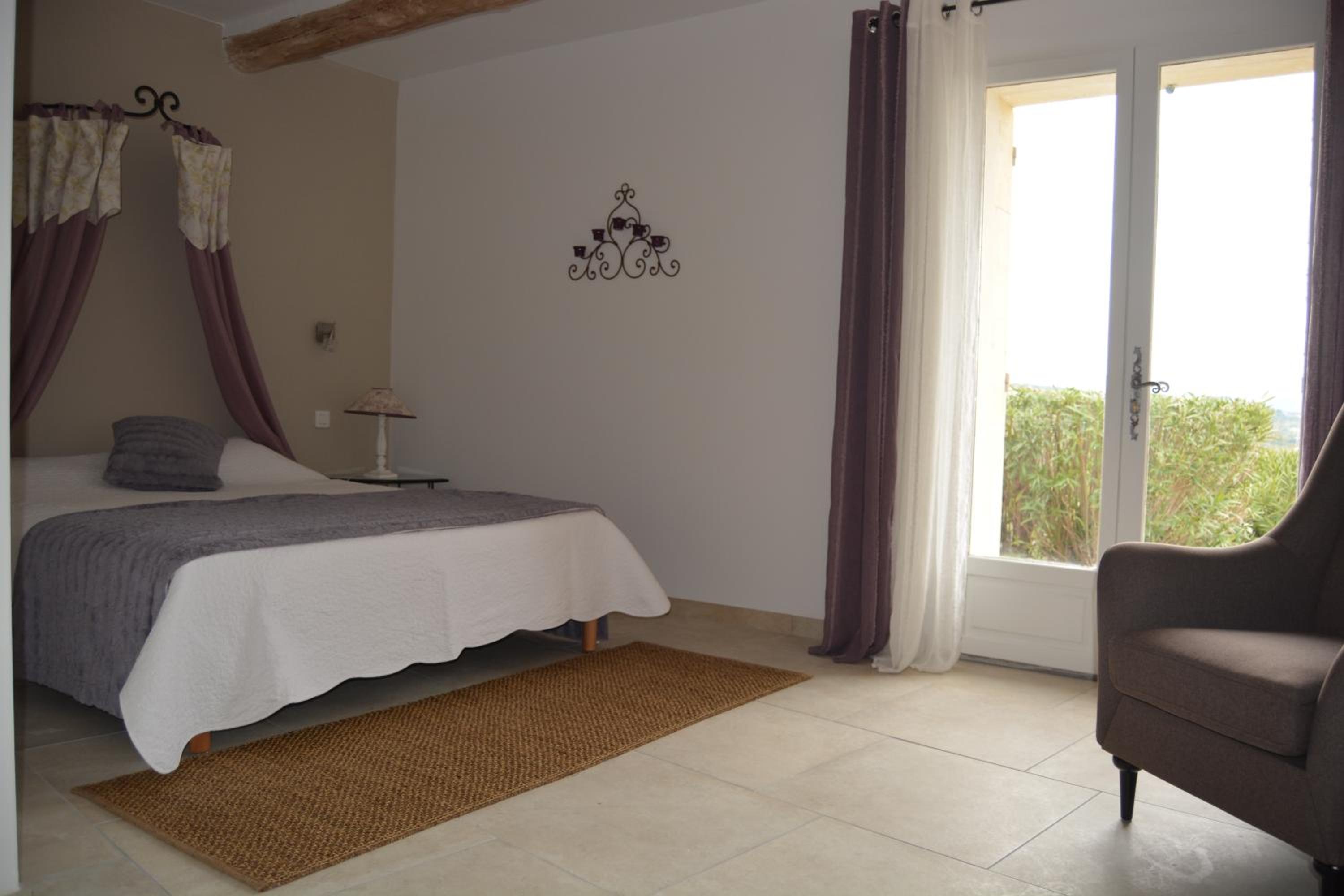 One-Bedroom Apartment with Garden View photo 2