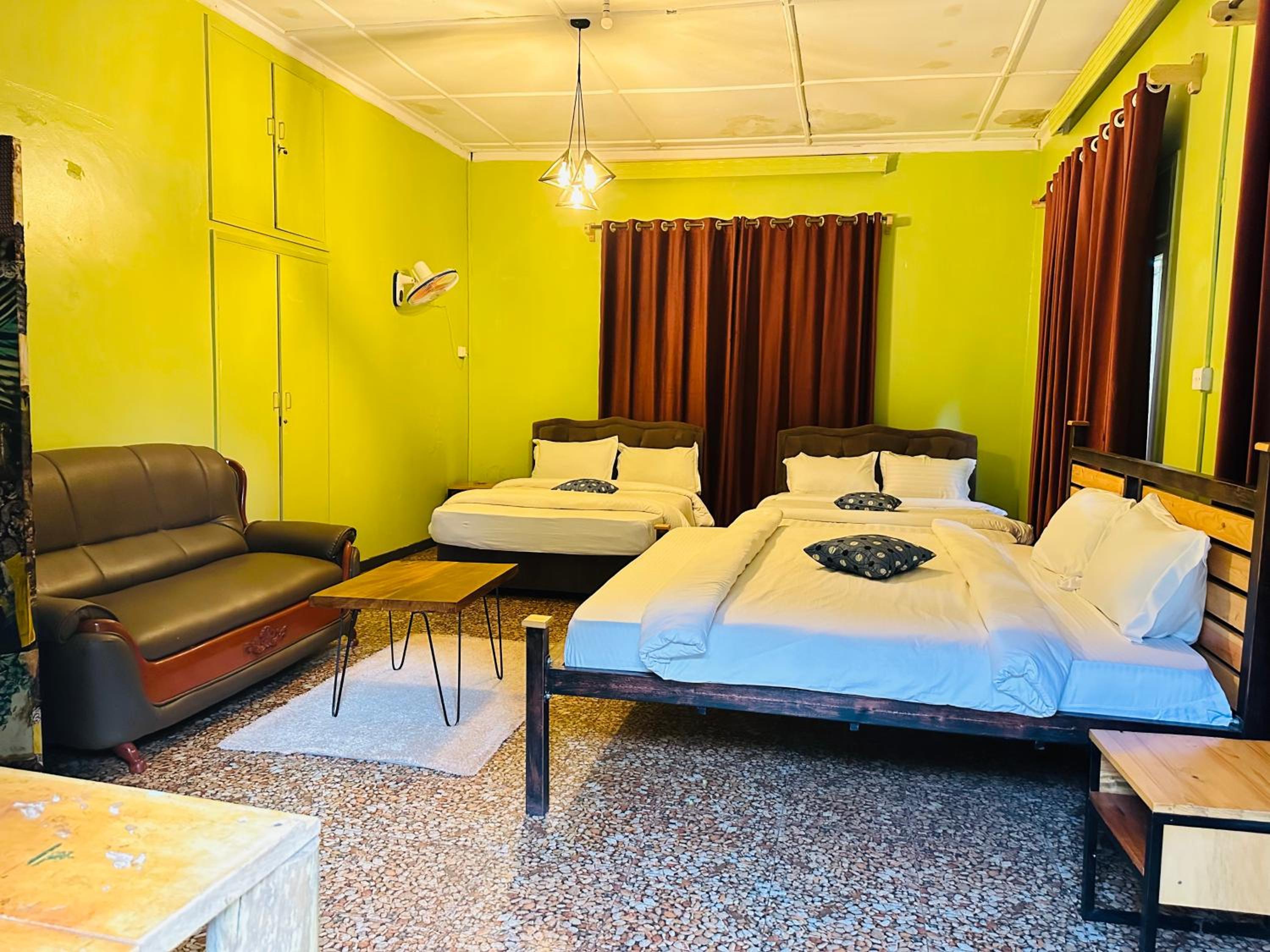 Comfort Triple Room
