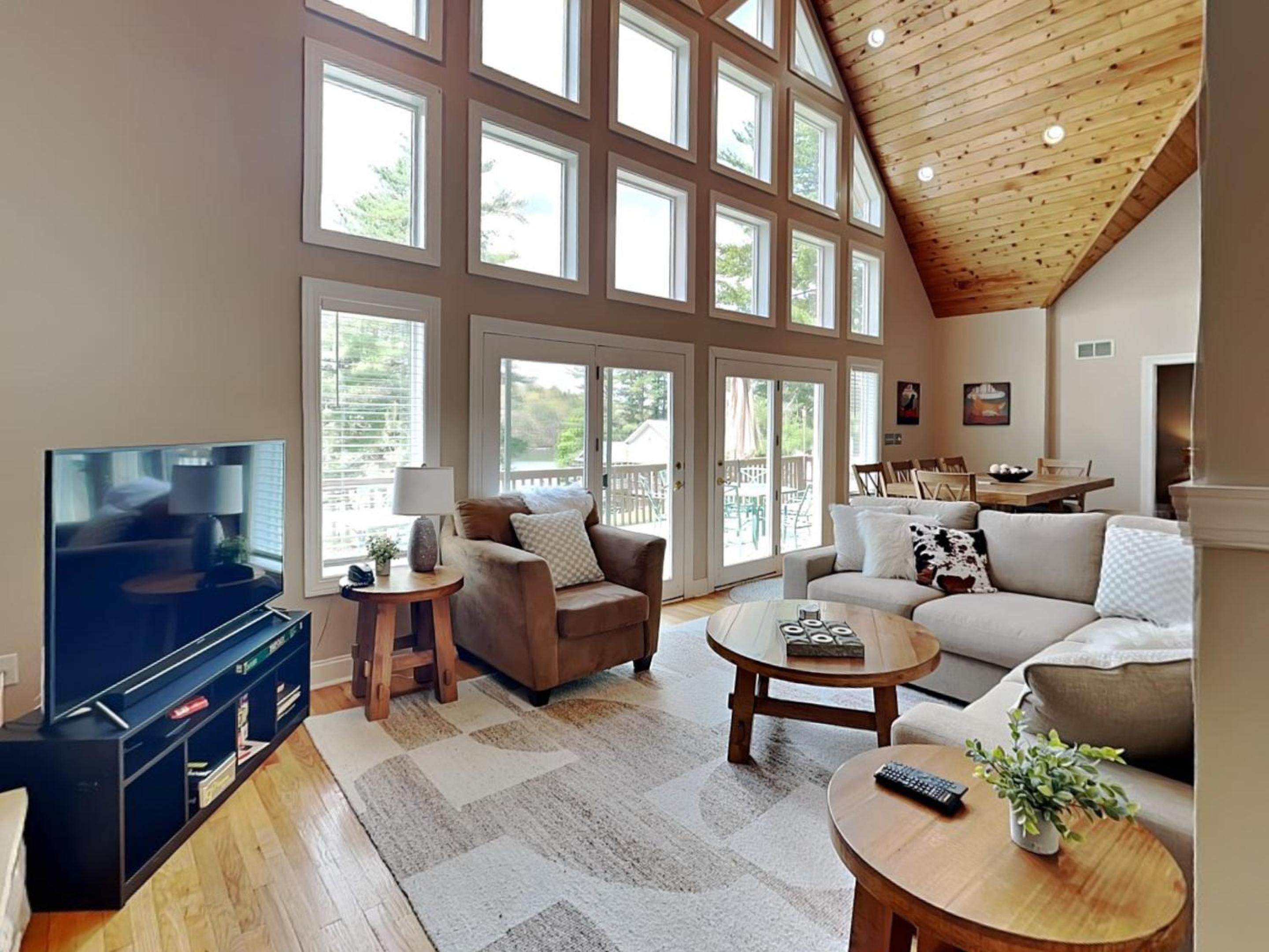 Three-Bedroom House photo 2