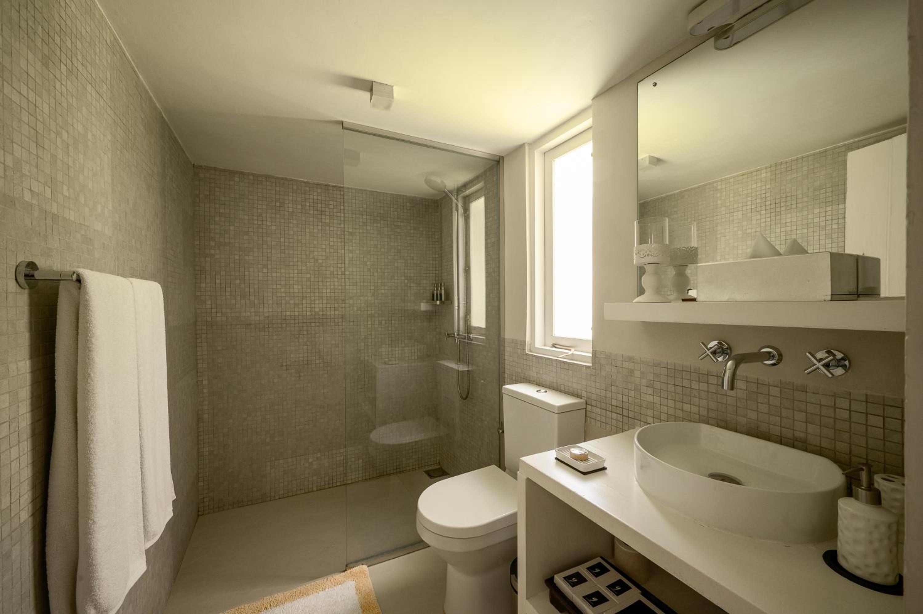 Standard Single Room with No Natural Light - Complimentary Tea Service & Snacks, Early Check-in & Late Check-out (on availability)