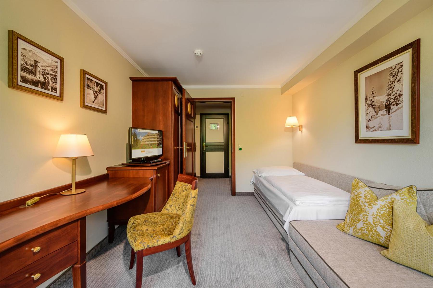 Deluxe Family Suite photo 3
