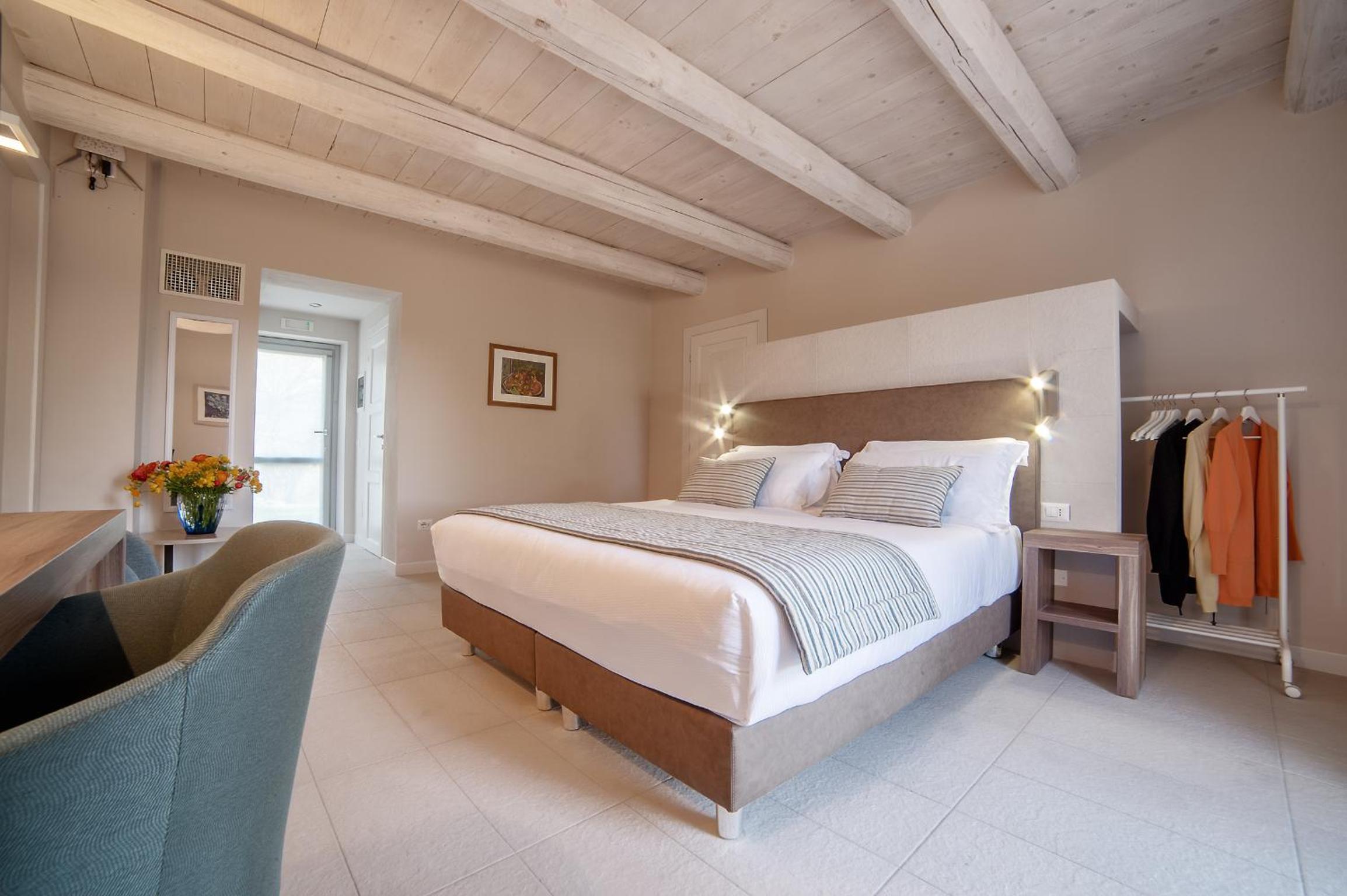 Superior Double Room with Patio photo 3