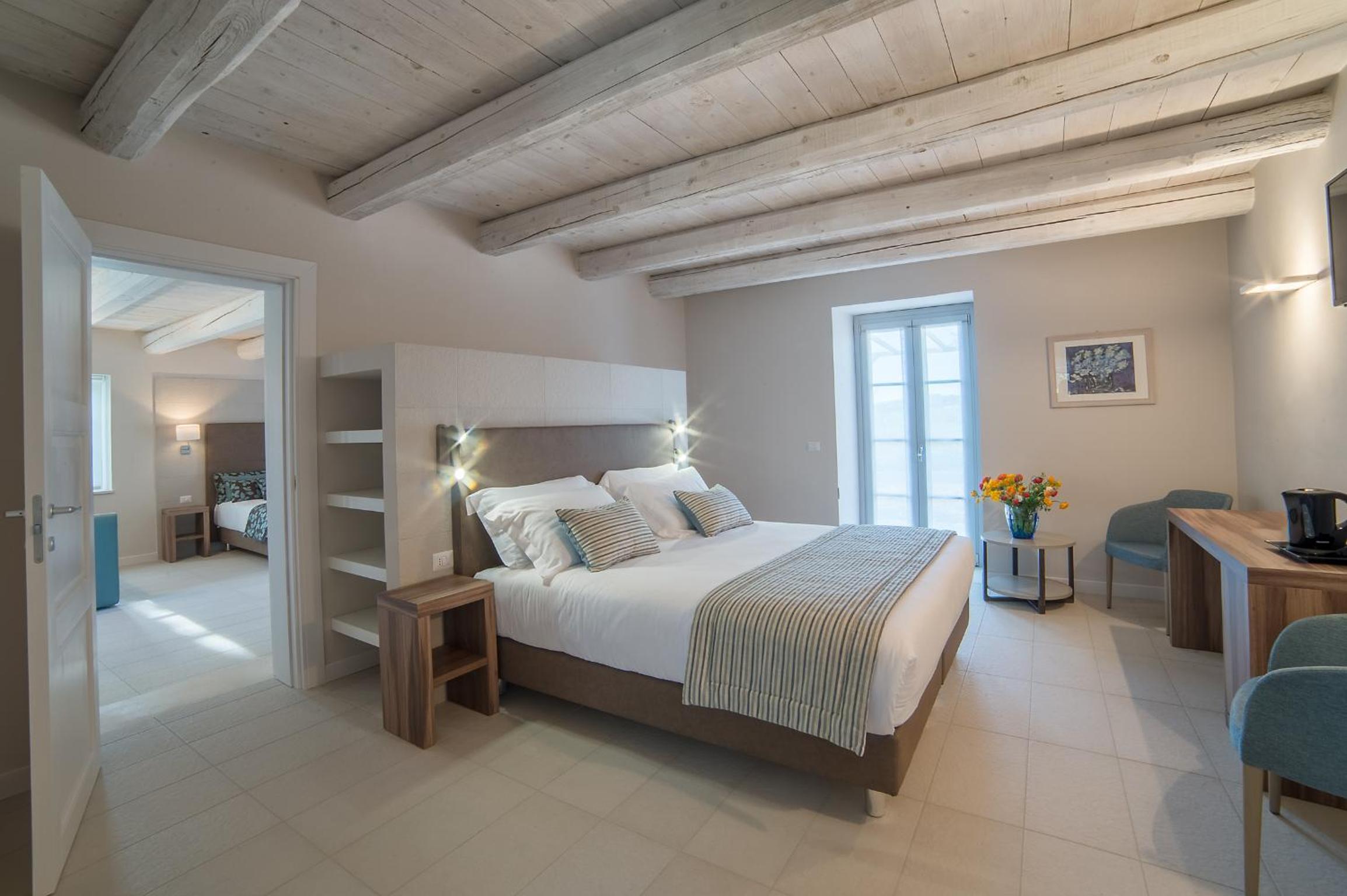 Superior Double Room with Patio photo 2